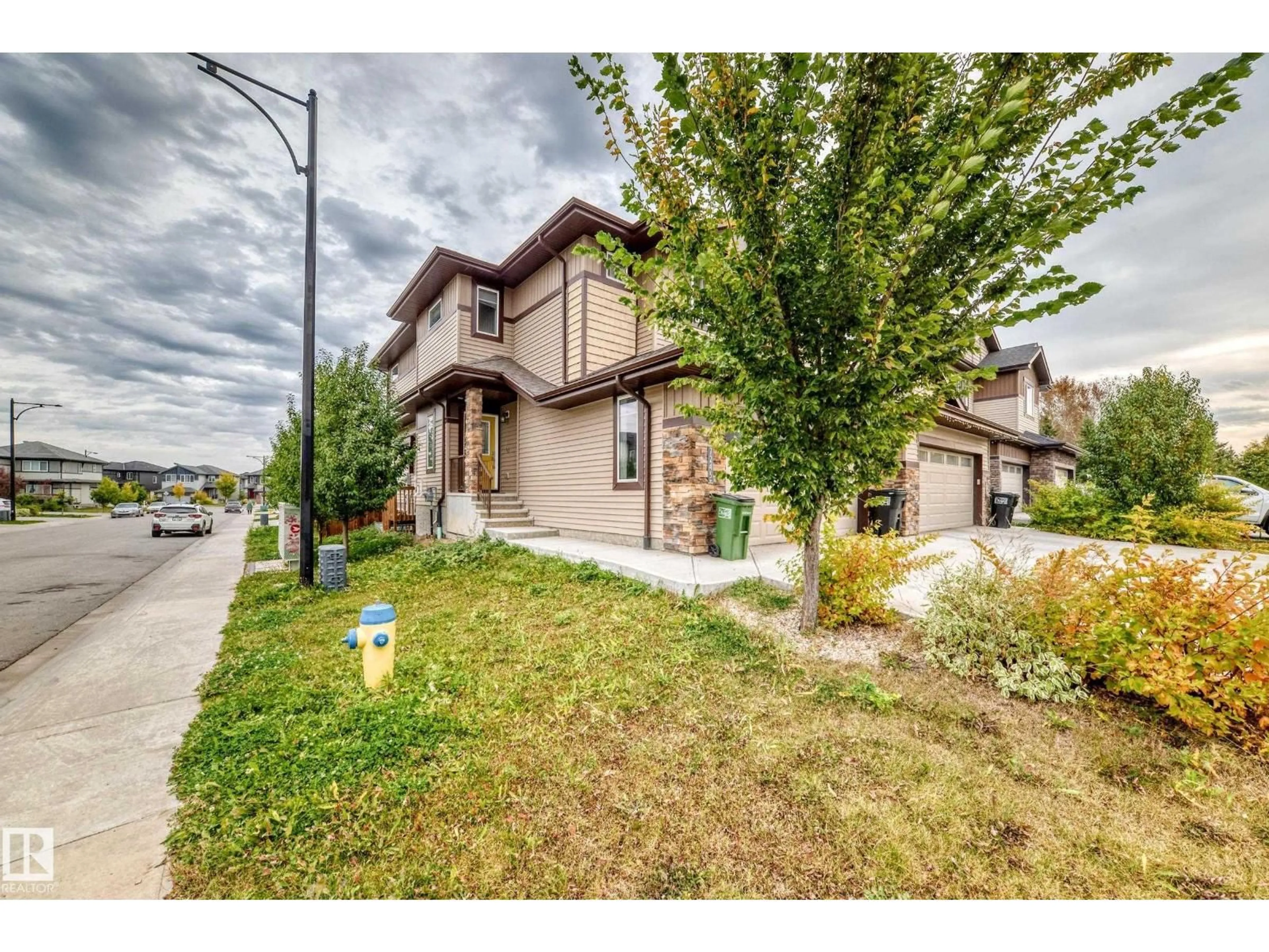 Unknown for 7245 CHIVERS PLACE SW, Edmonton Alberta T6W4L4