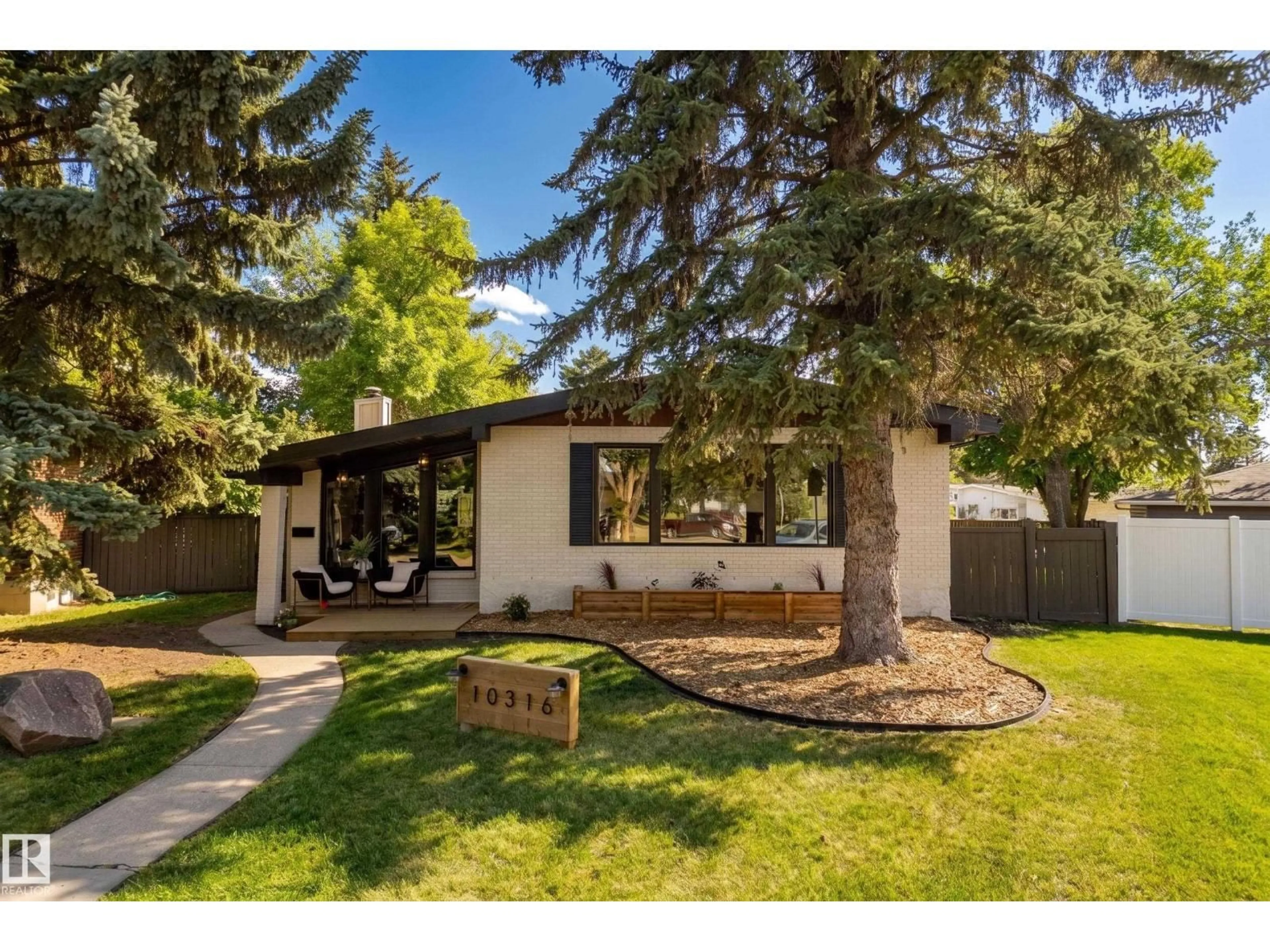 Unknown for 10316 42 ST, Edmonton Alberta T6A1T5