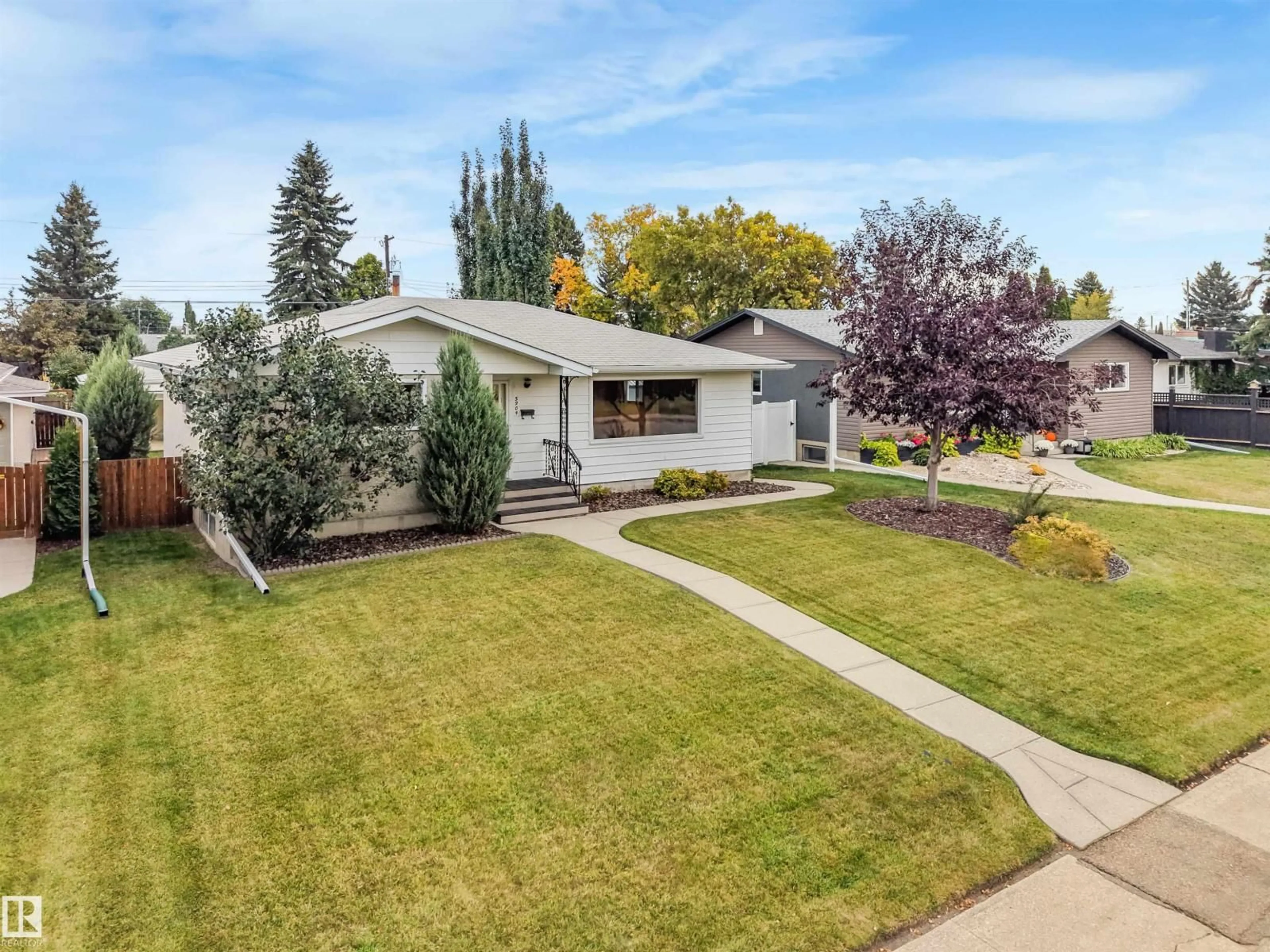 A pic from outside/outdoor area/front of a property/back of a property/a pic from drone, street for 5904 94 AV, Edmonton Alberta T6B0X8