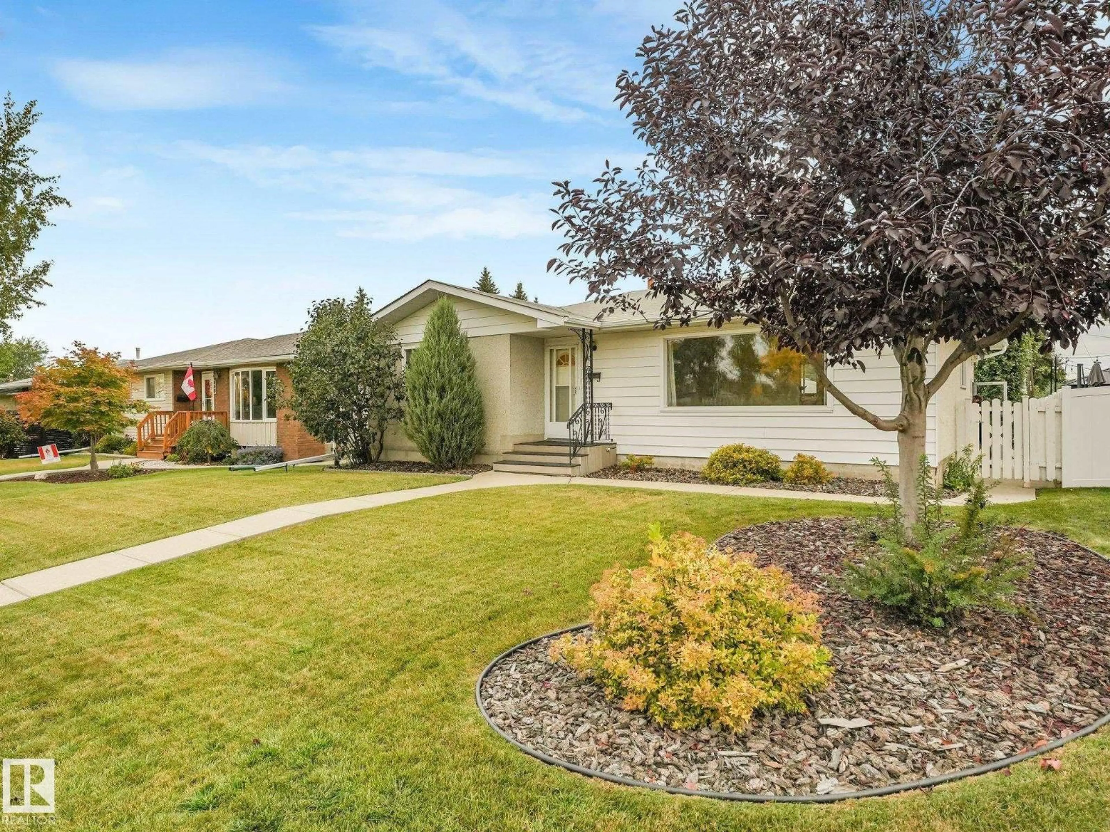 Home with vinyl exterior material, street for 5904 94 AV, Edmonton Alberta T6B0X8
