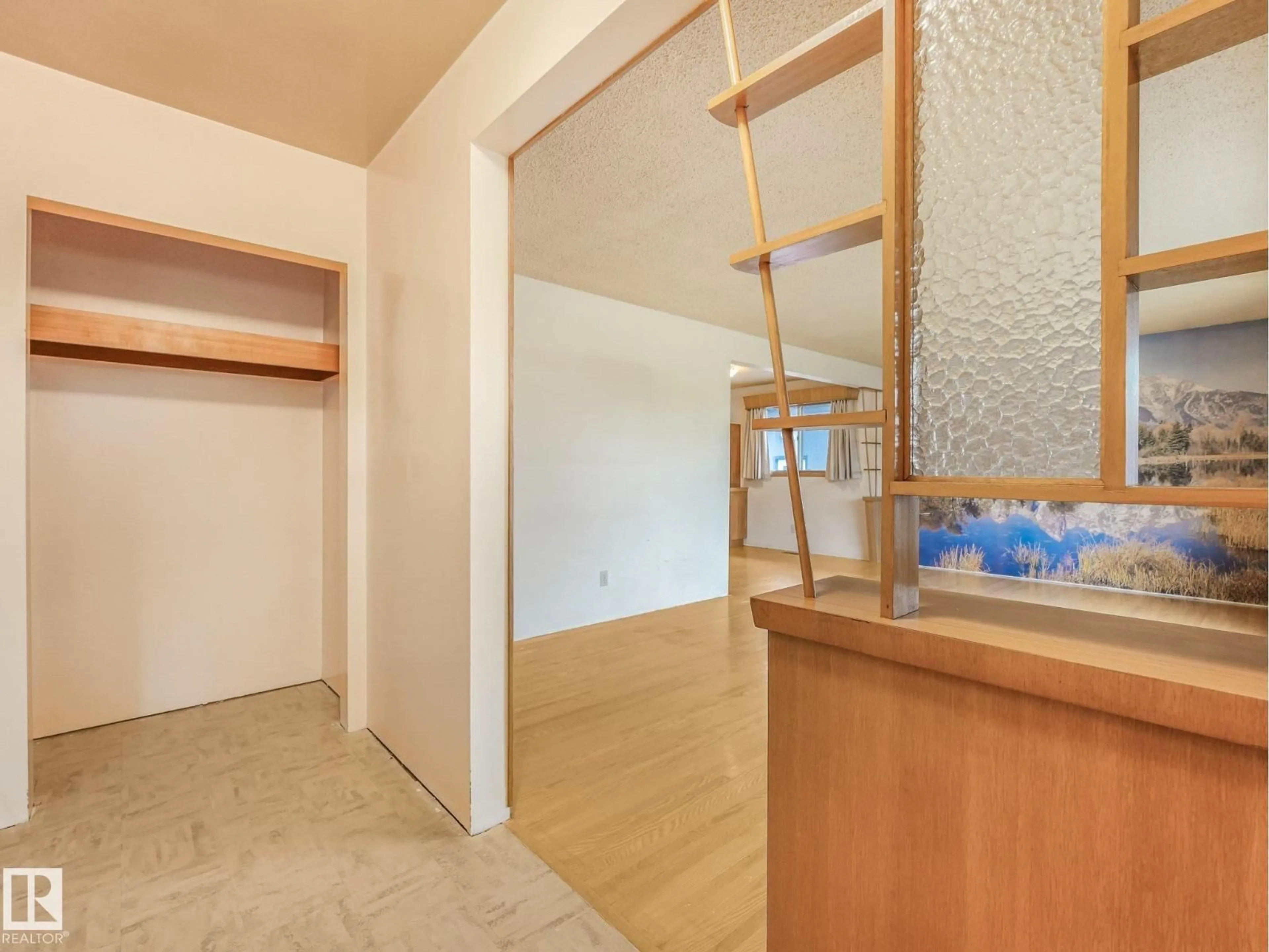 A pic of a room for 5904 94 AV, Edmonton Alberta T6B0X8