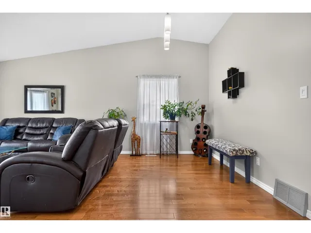 1519 104 ST, Edmonton 5