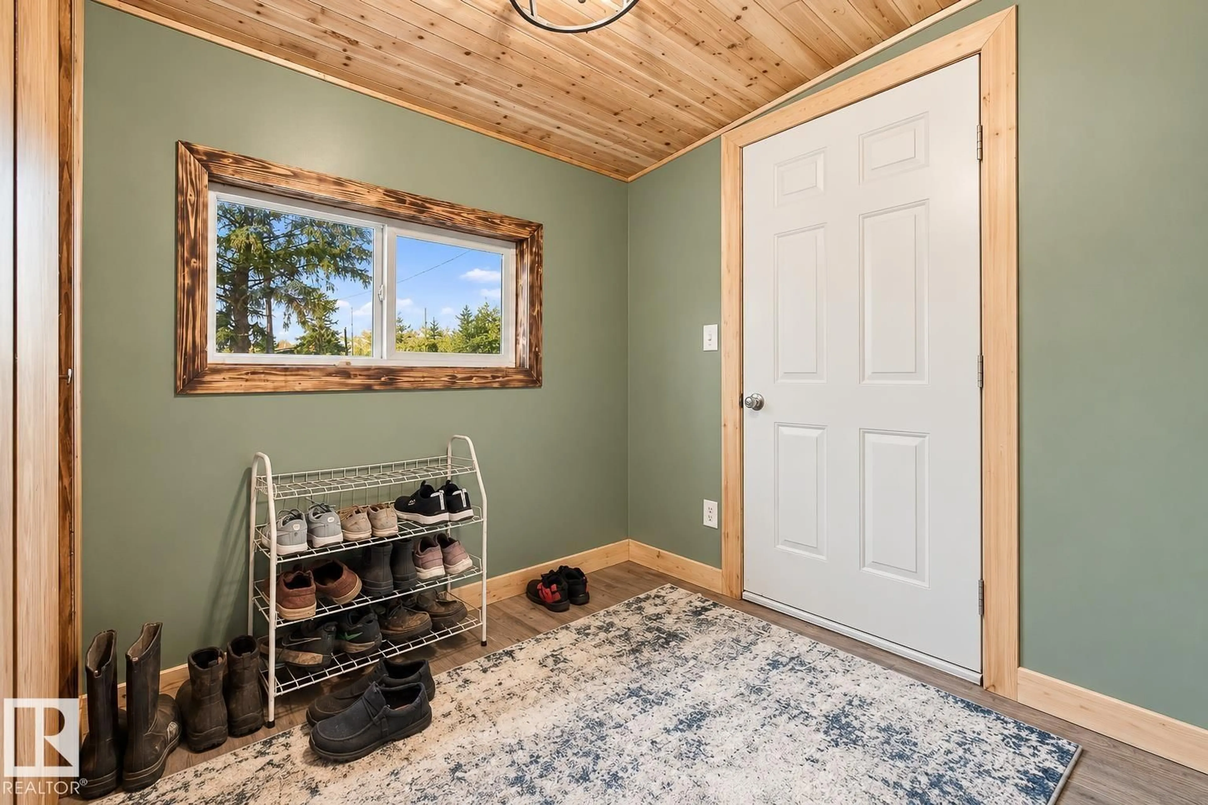 Indoor entryway for 62202 RR 444, Rural Bonnyville M.D. Alberta T0A1H0