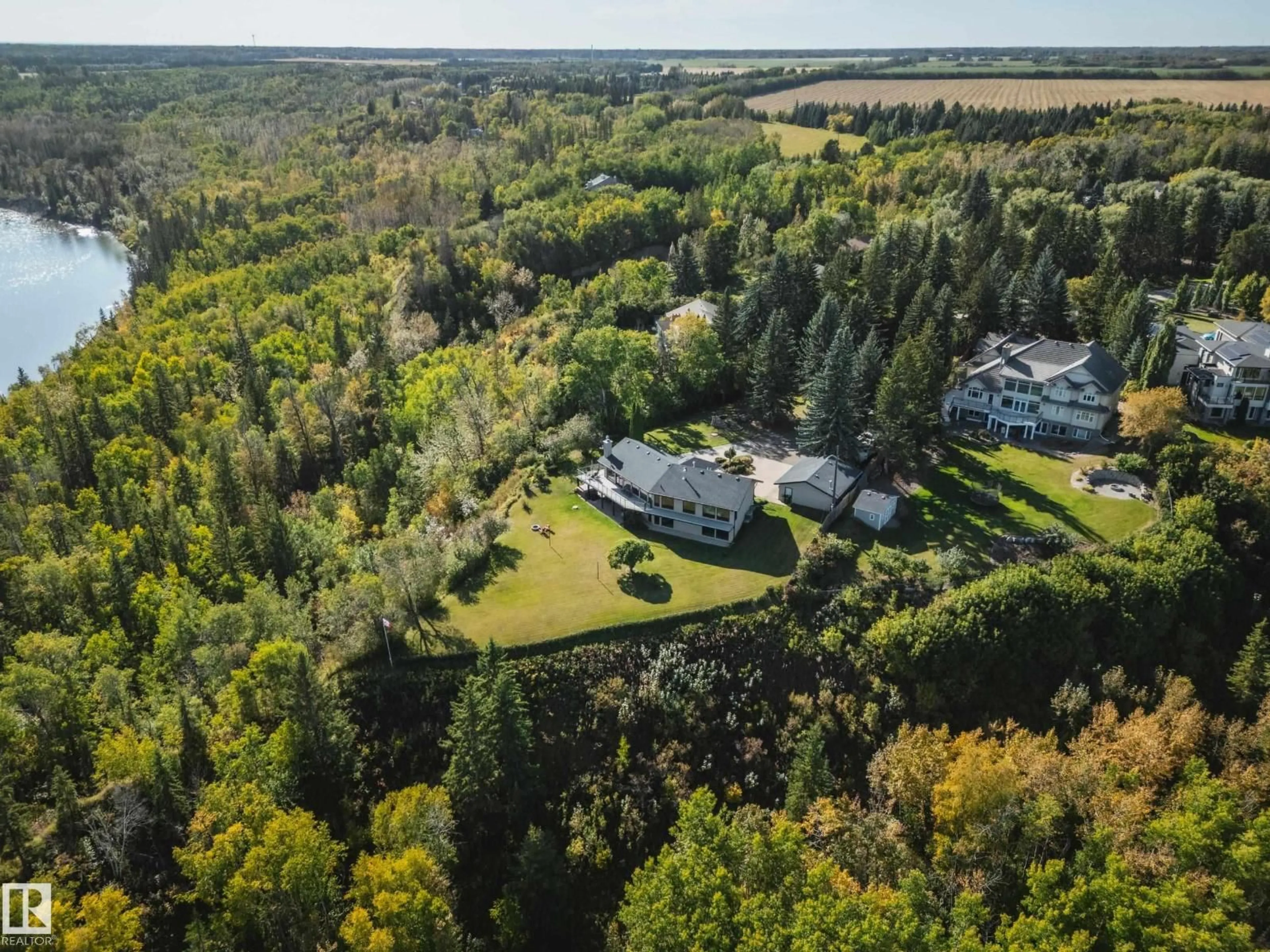 A pic from outside/outdoor area/front of a property/back of a property/a pic from drone, forest/trees view for 240 GRANDISLE PT, Edmonton Alberta T6M2P1
