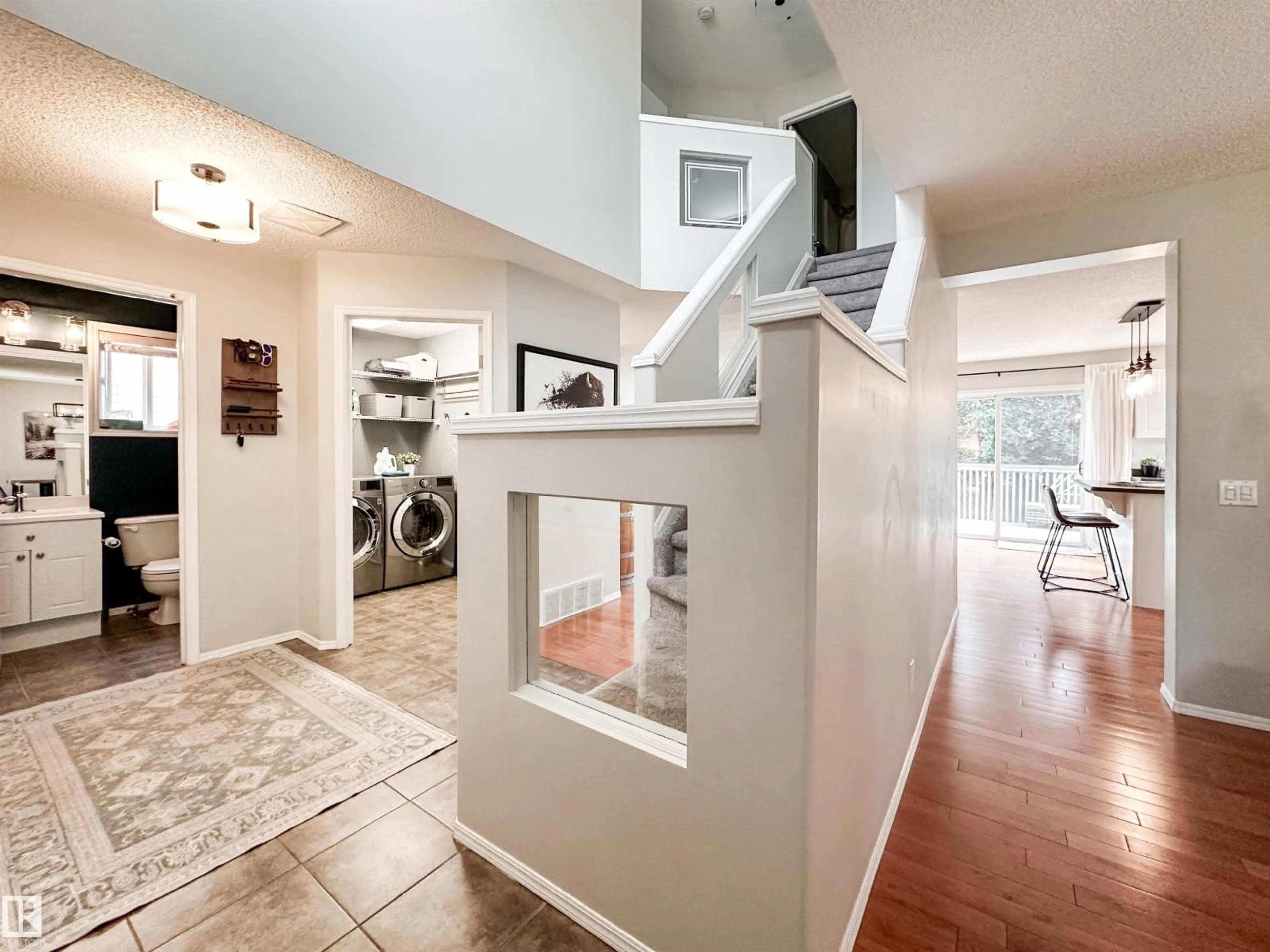 Indoor entryway for 4 ORCHID PL, St. Albert Alberta T8N6P5