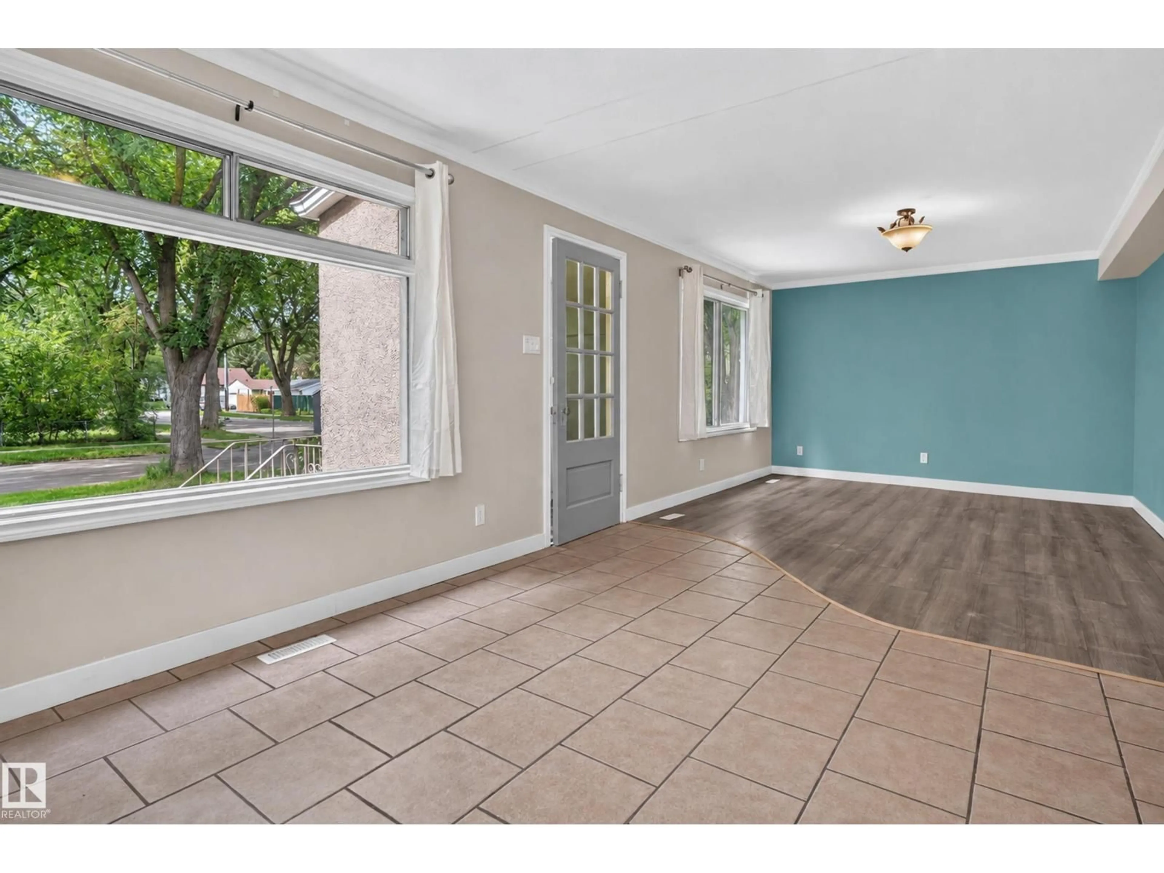 A pic of a room for 11549 88 ST, Edmonton Alberta T5B3R2