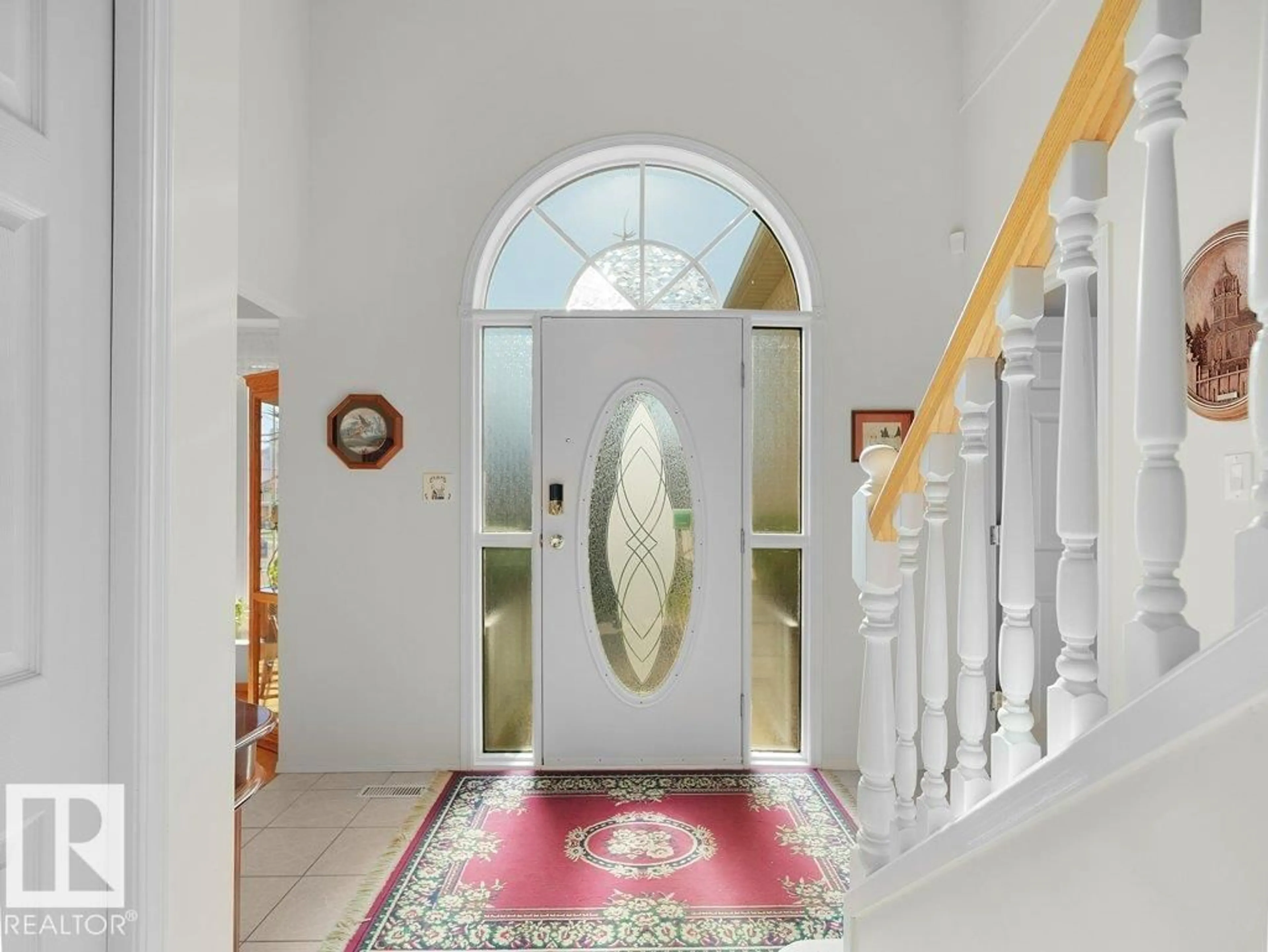 Indoor foyer for 156 PHILLIPS RO, Edmonton Alberta T5T5Y3