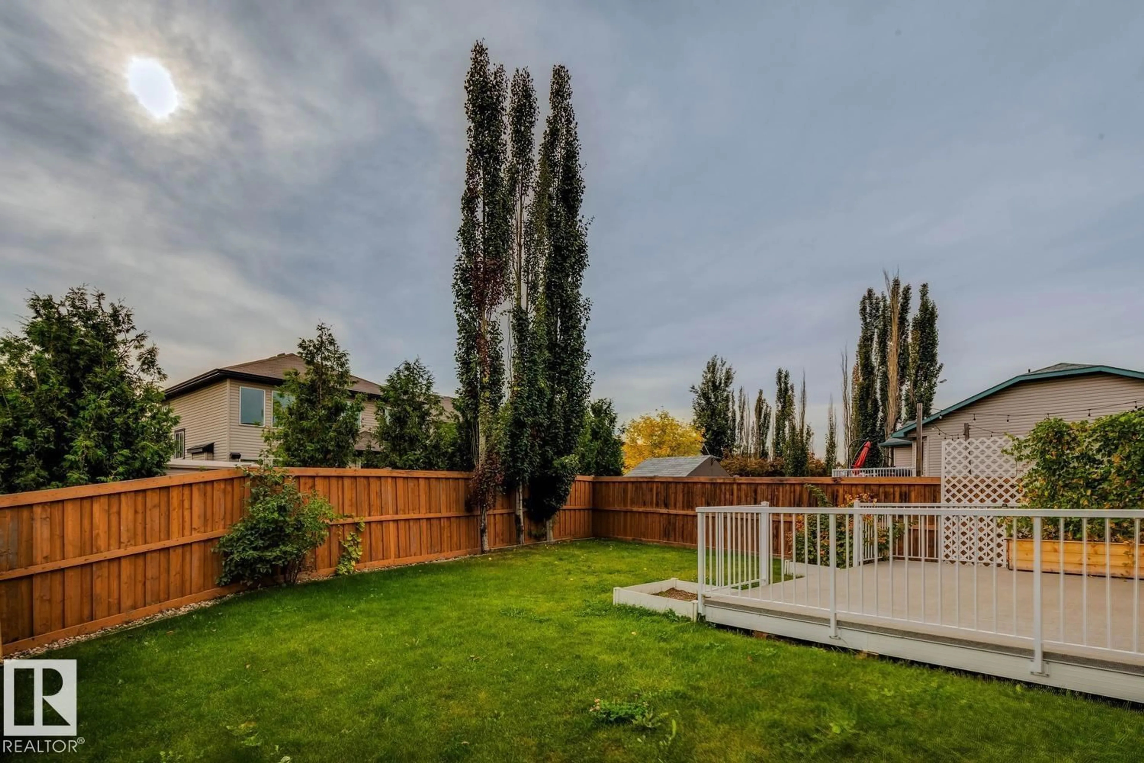 Patio, unknown for 1173 WESTERRA LI, Stony Plain Alberta T7Z2Z4