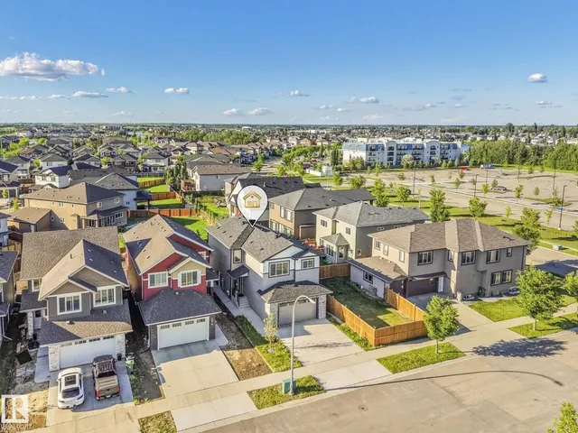 6608 51 AV, Beaumont 3