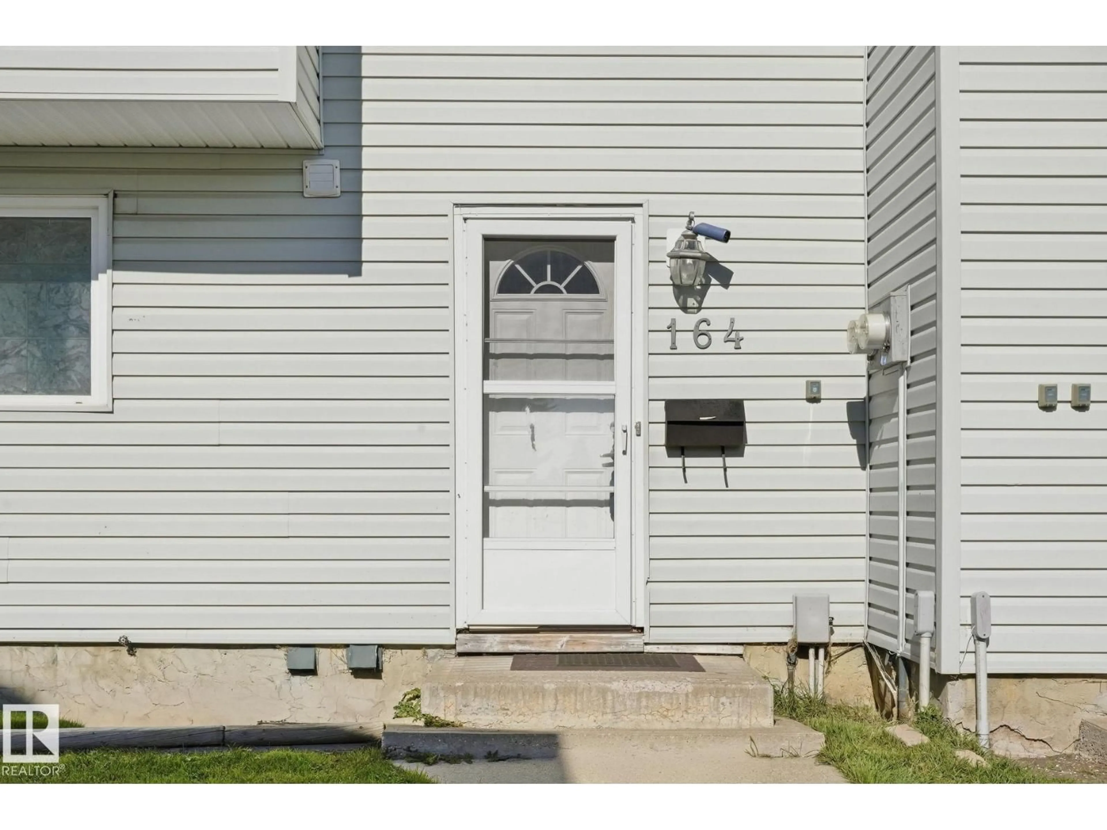 Unknown for 164 DICKINSFIELD CO, Edmonton Alberta T5E5V8