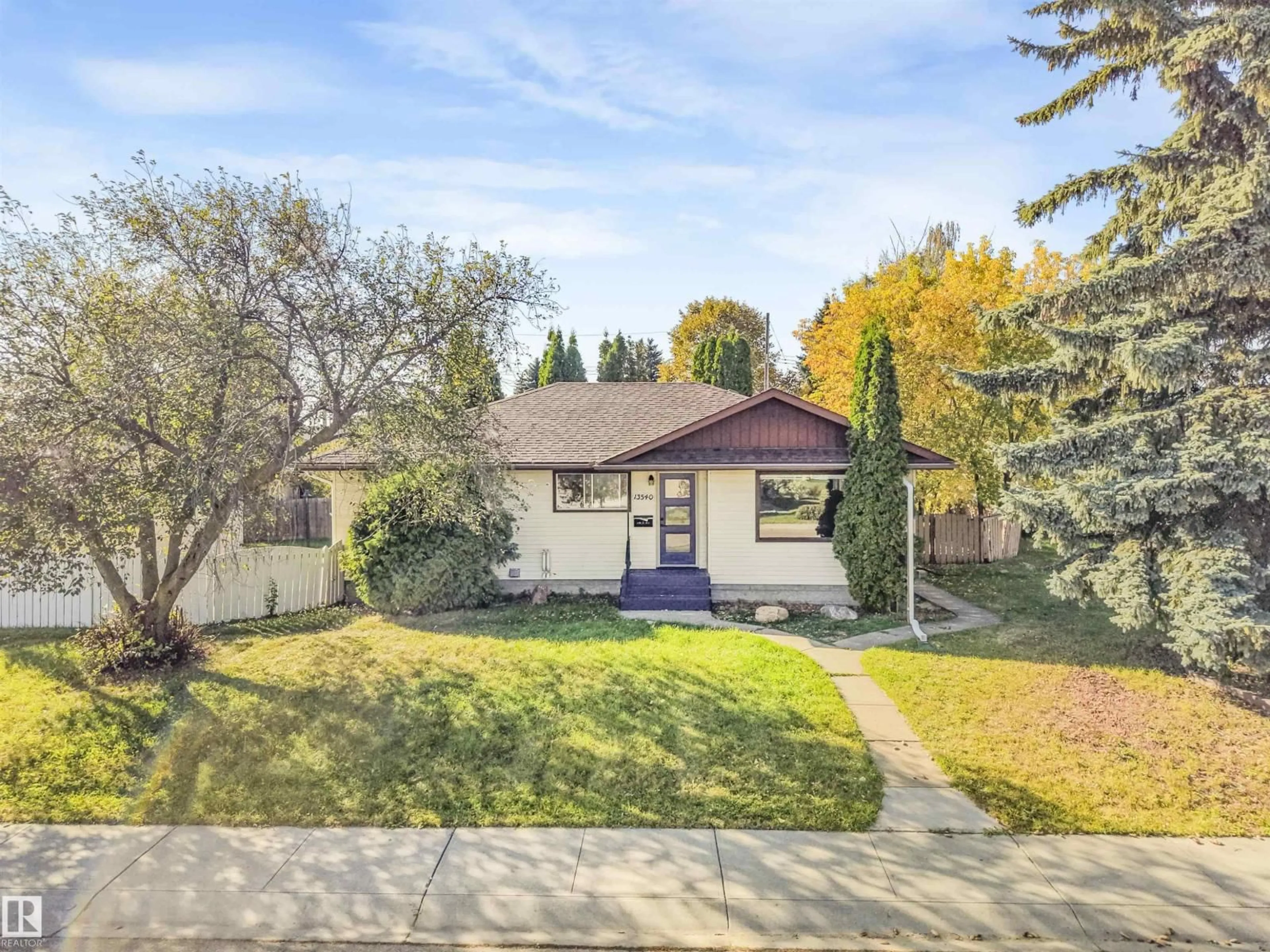 A pic from outside/outdoor area/front of a property/back of a property/a pic from drone, street for NW - 13540 110 ST, Edmonton Alberta T5E4Z2
