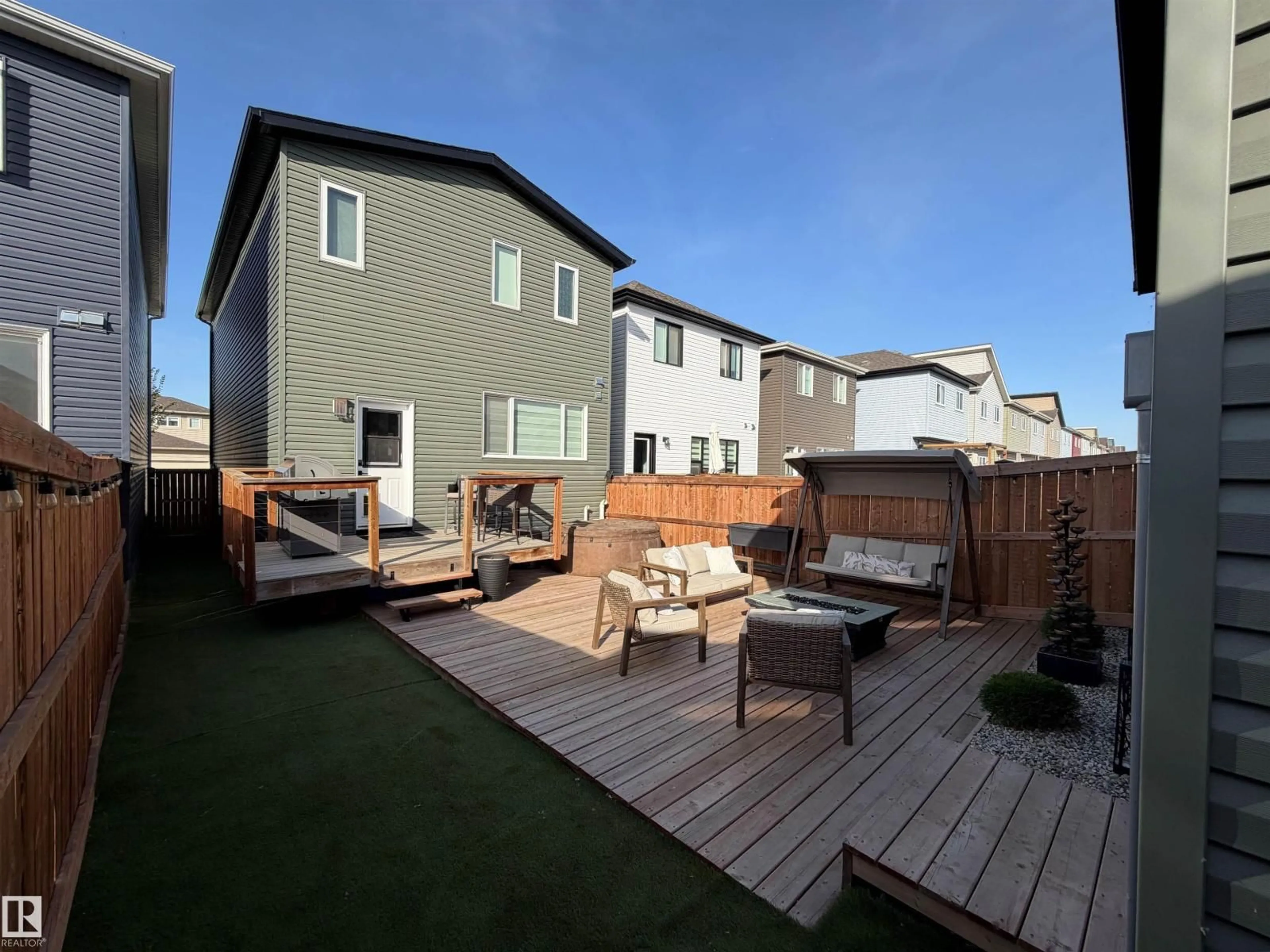 Patio, street for 595 MEADOWVIEW DR, Fort Saskatchewan Alberta T8L0X1
