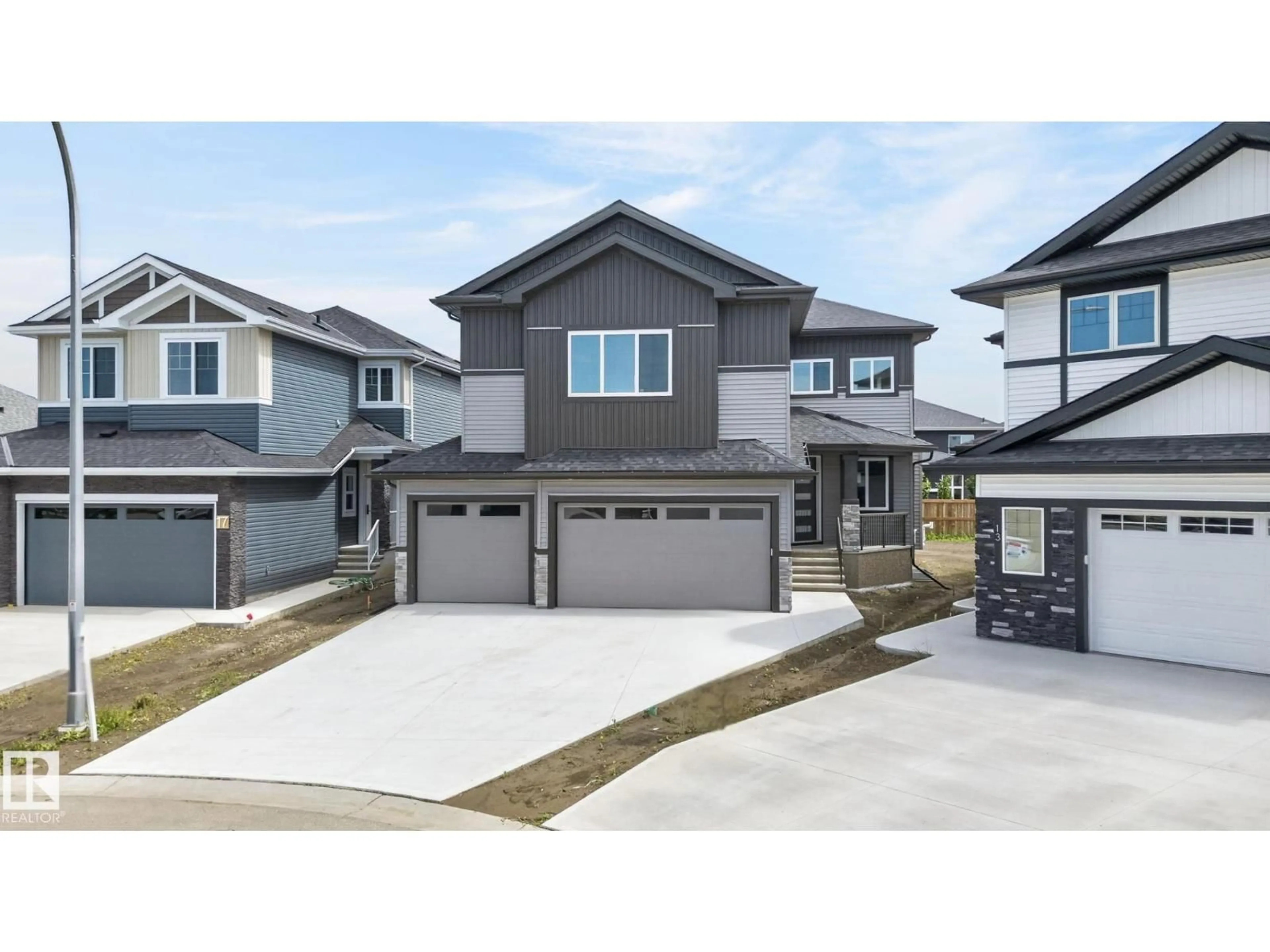 Home with vinyl exterior material, street for 15 HILLWOOD TC, Spruce Grove Alberta T7X0X4