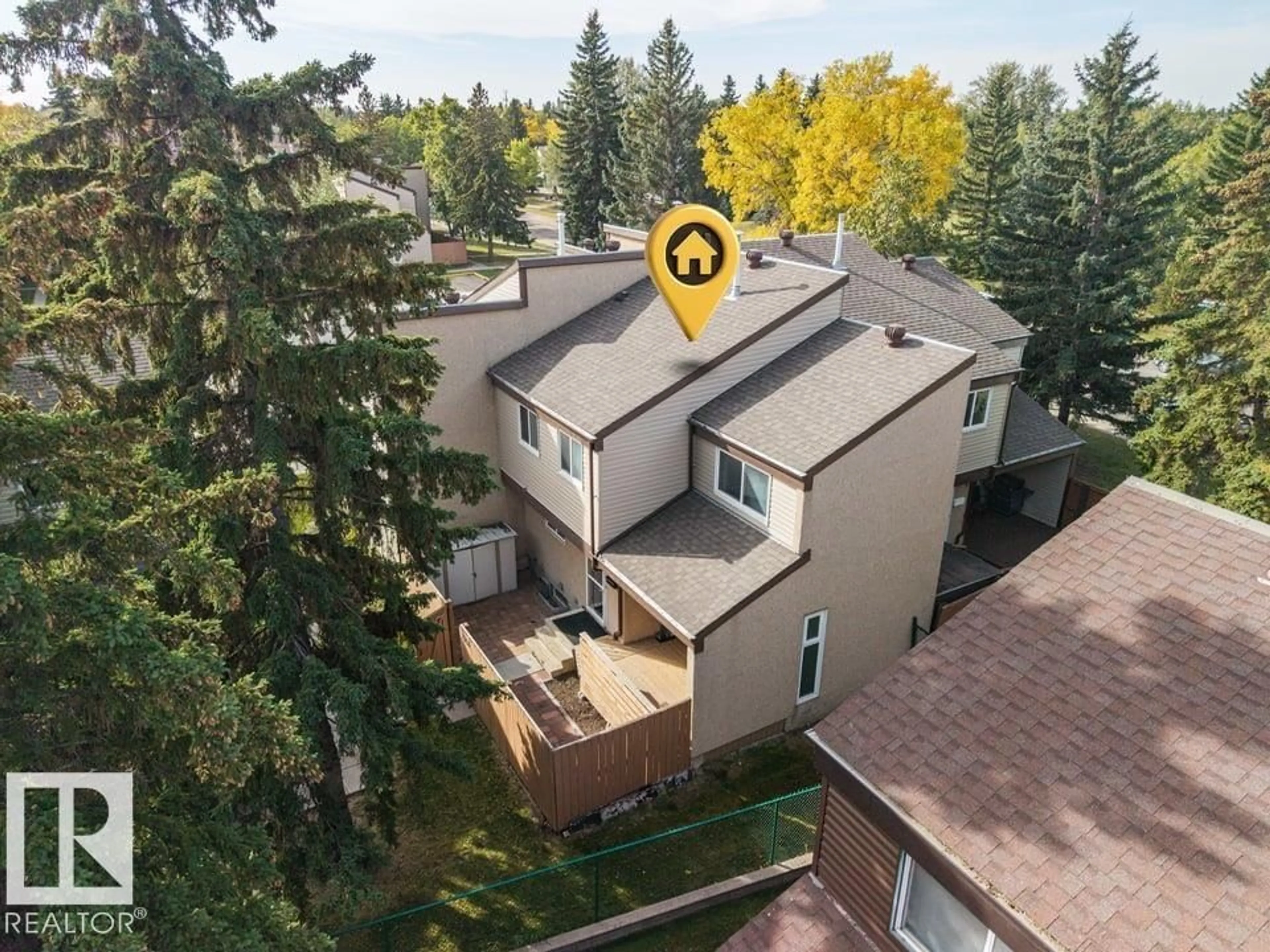 A pic from outside/outdoor area/front of a property/back of a property/a pic from drone, unknown for 7143 180 ST NW, Edmonton Alberta T5T3G1