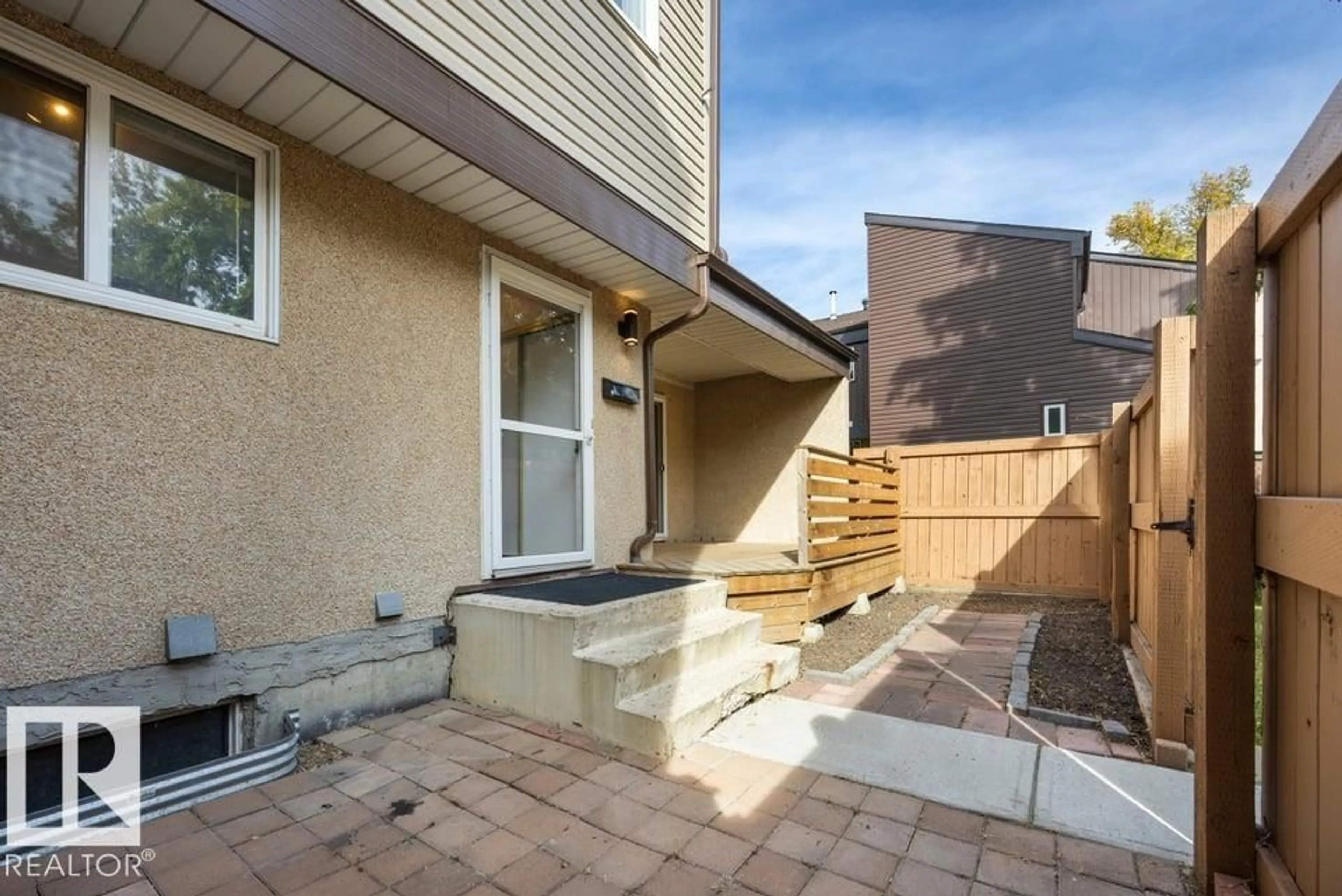 Patio, street for 7143 180 ST NW, Edmonton Alberta T5T3G1