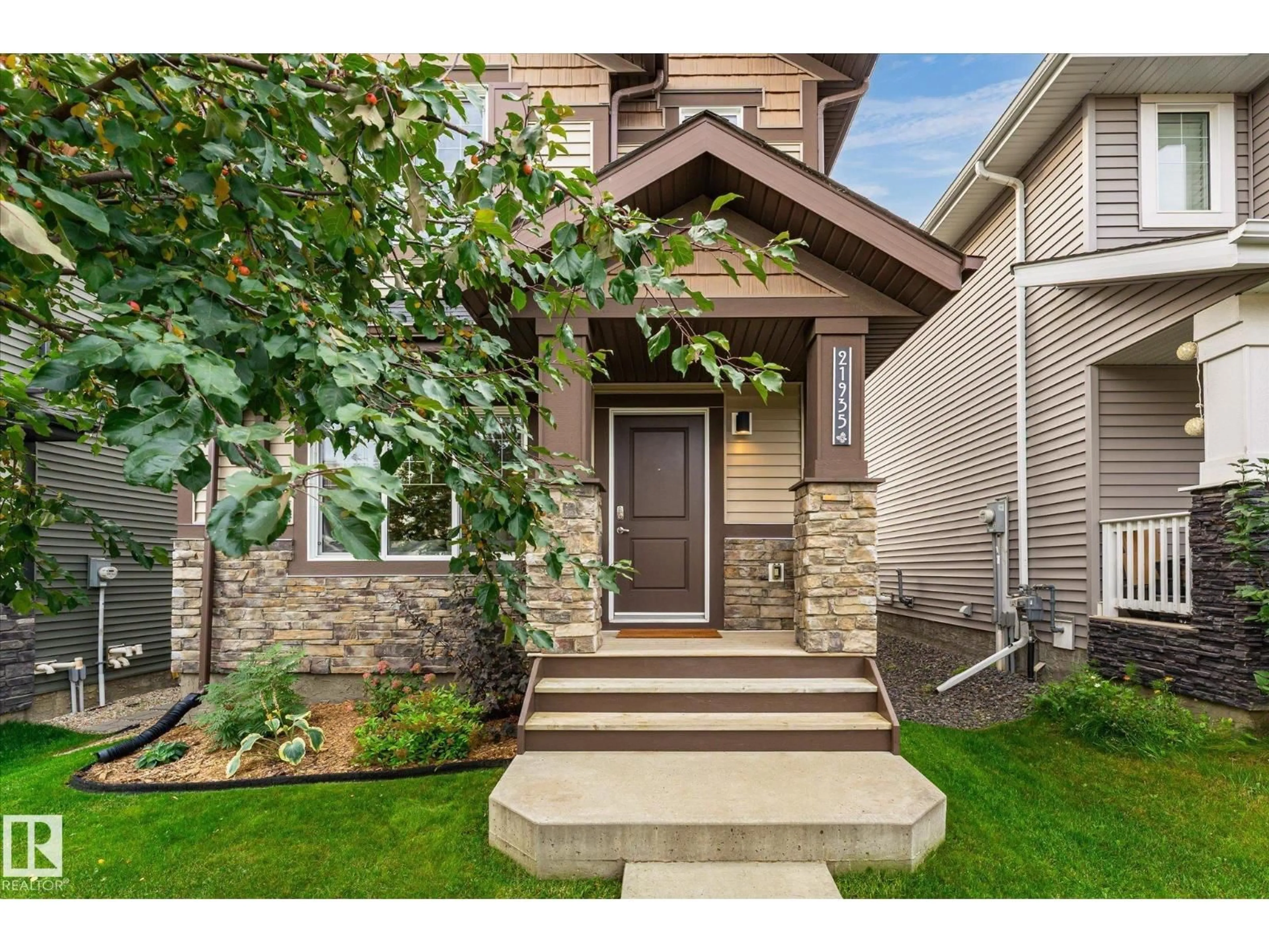 Unknown for 21935 91 AV, Edmonton Alberta T5T6Z8