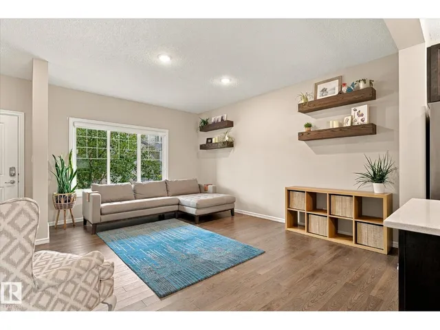 21935 91 AV, Edmonton 5