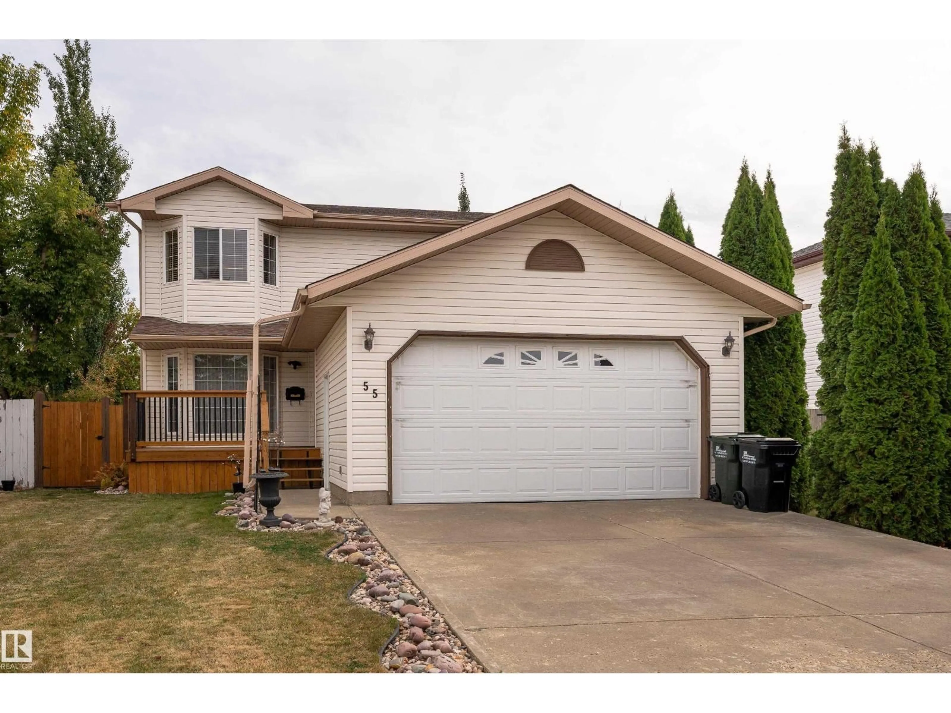 Home with vinyl exterior material, street for 55 CATALINA DR, Sherwood Park Alberta T8H2B4