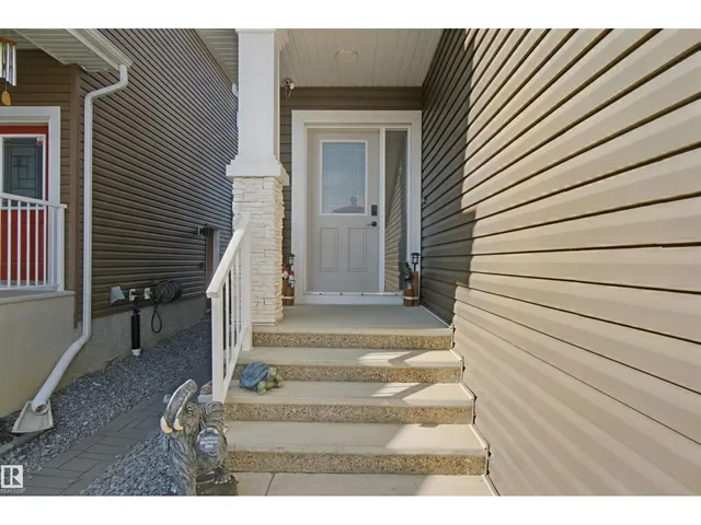 3895 ROBINS CR, Edmonton 3