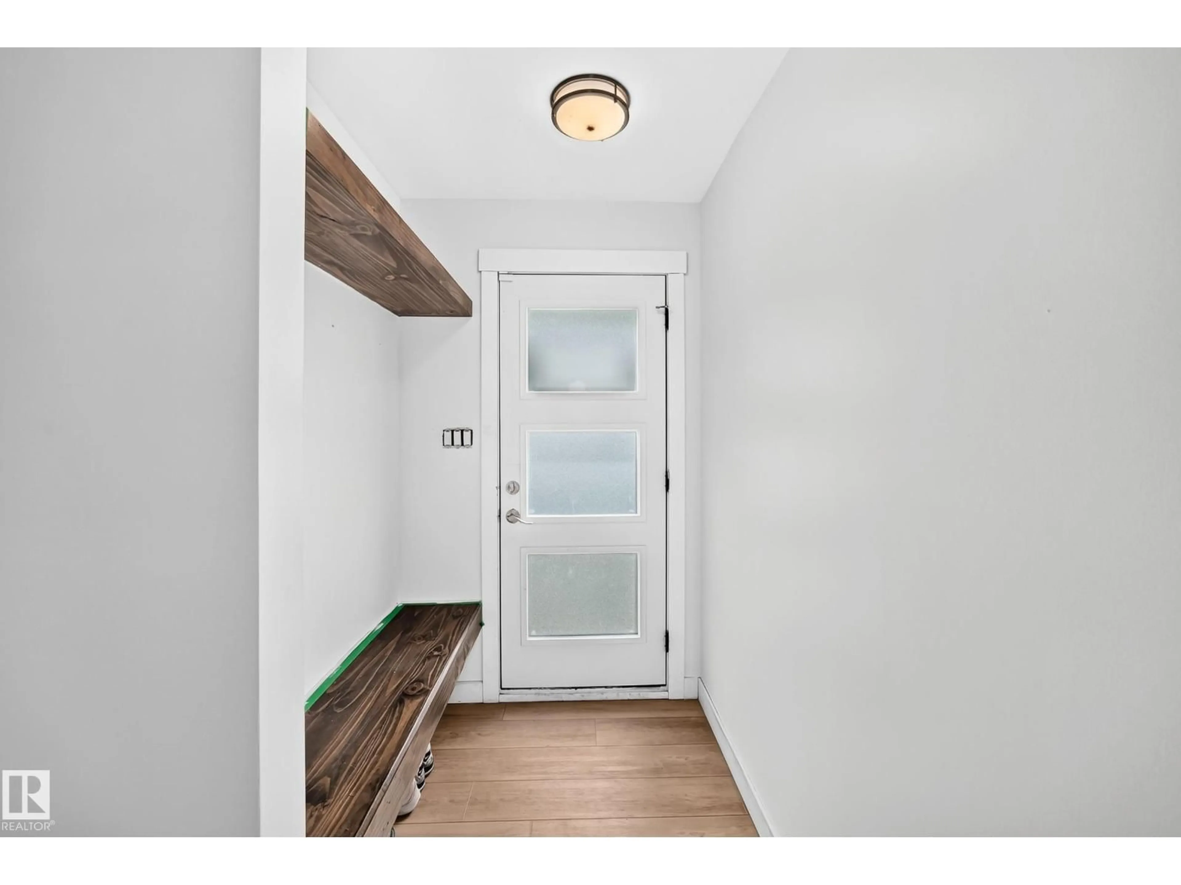 Indoor entryway for 16110 82 AV, Edmonton Alberta T5R3S4