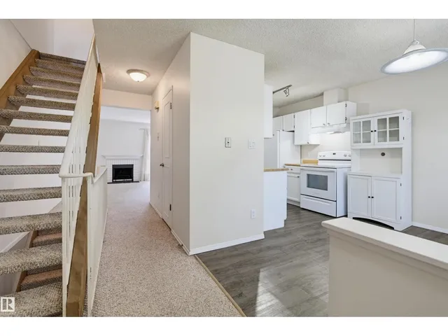 141 TUDOR LN, Edmonton 5