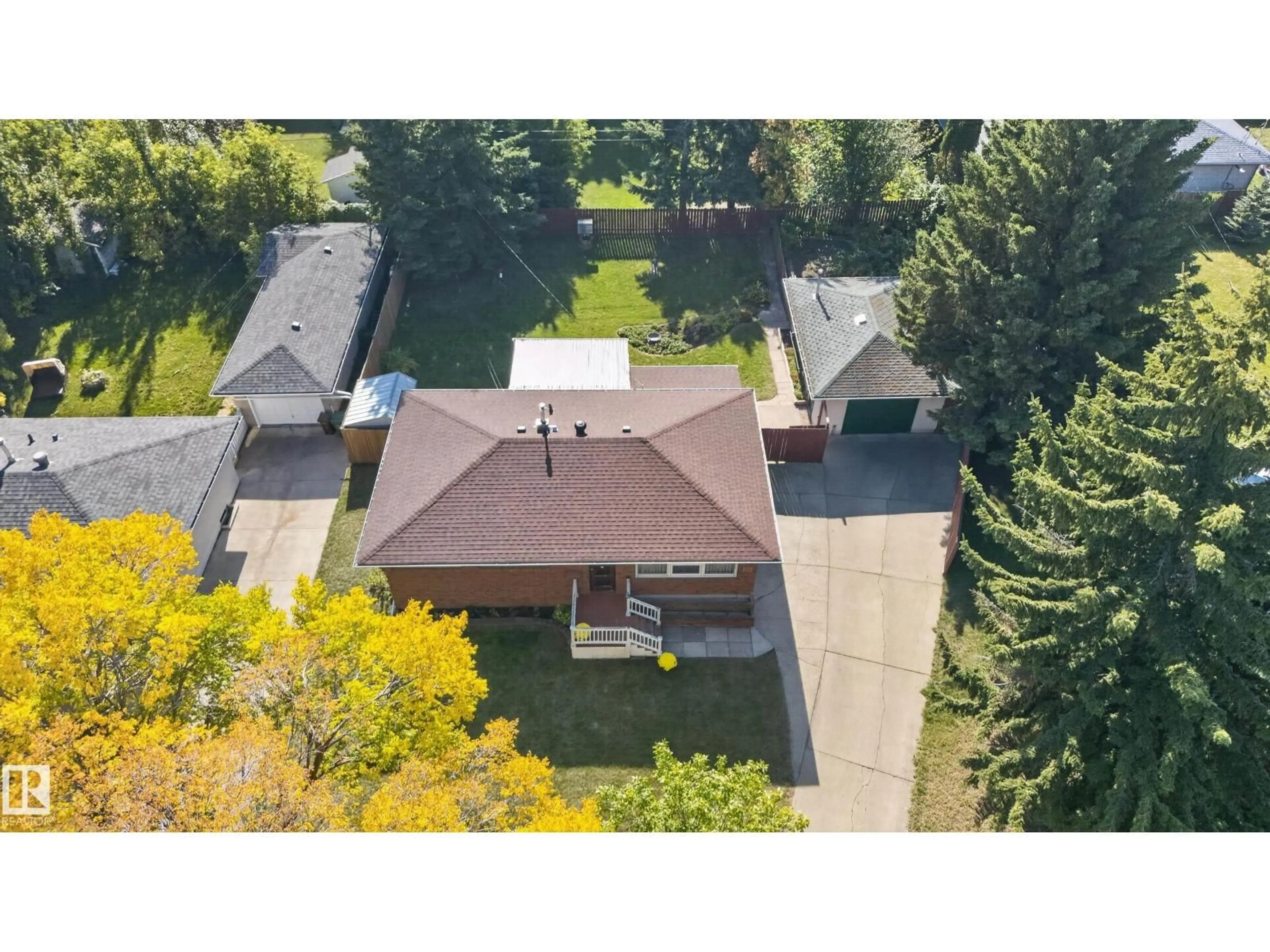 A pic from outside/outdoor area/front of a property/back of a property/a pic from drone, street for 14 SONORA DR, St. Albert Alberta T8N0L4