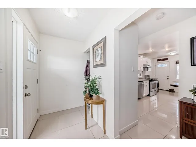 75 AMBERLY CO, Edmonton 4
