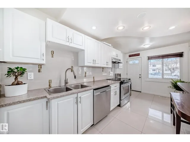 75 AMBERLY CO, Edmonton 5