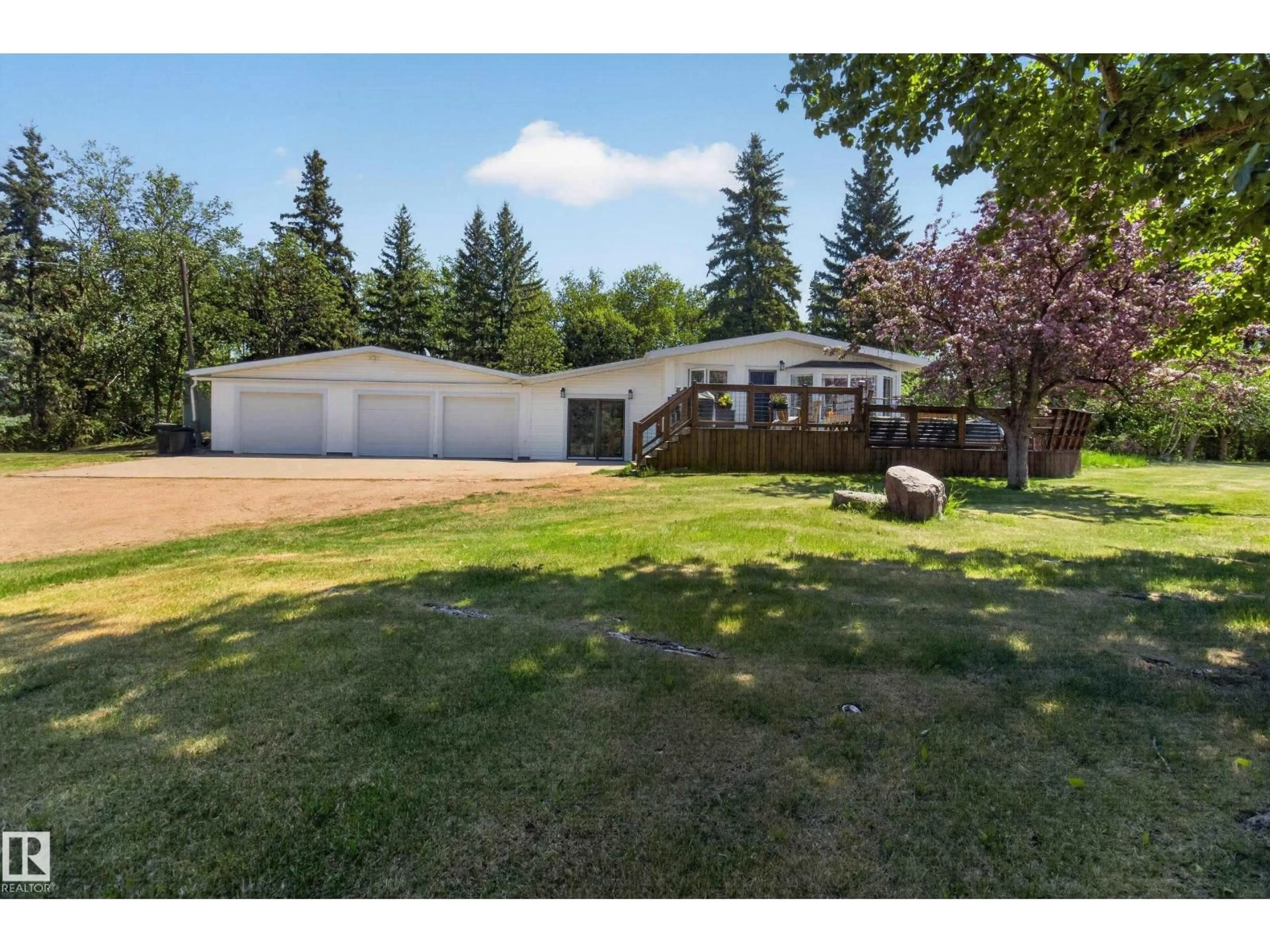 A pic from outside/outdoor area/front of a property/back of a property/a pic from drone, street for 51149 RGE ROAD 231, Rural Strathcona County Alberta T8B1K5