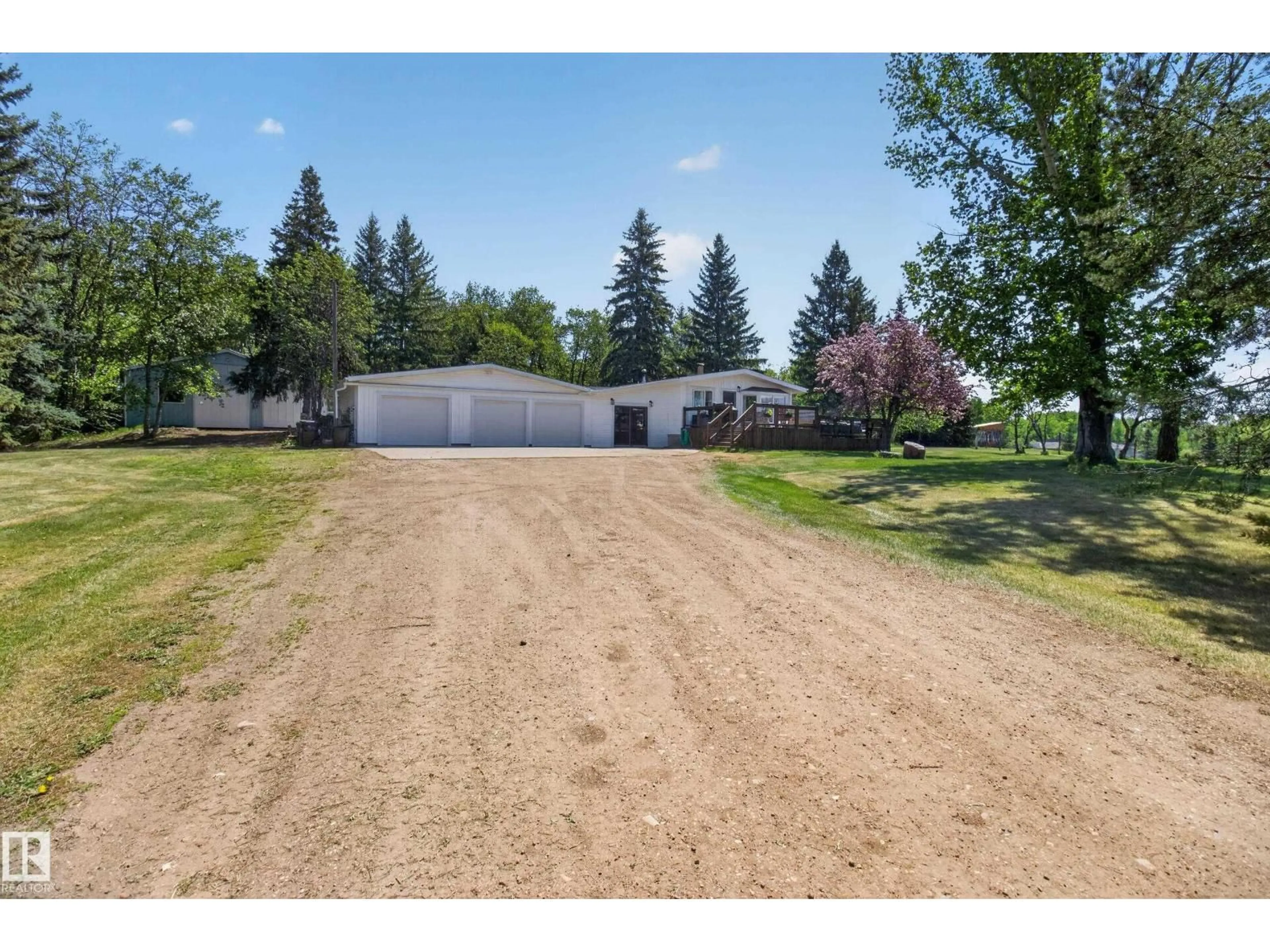 A pic from outside/outdoor area/front of a property/back of a property/a pic from drone, street for 51149 RGE ROAD 231, Rural Strathcona County Alberta T8B1K5