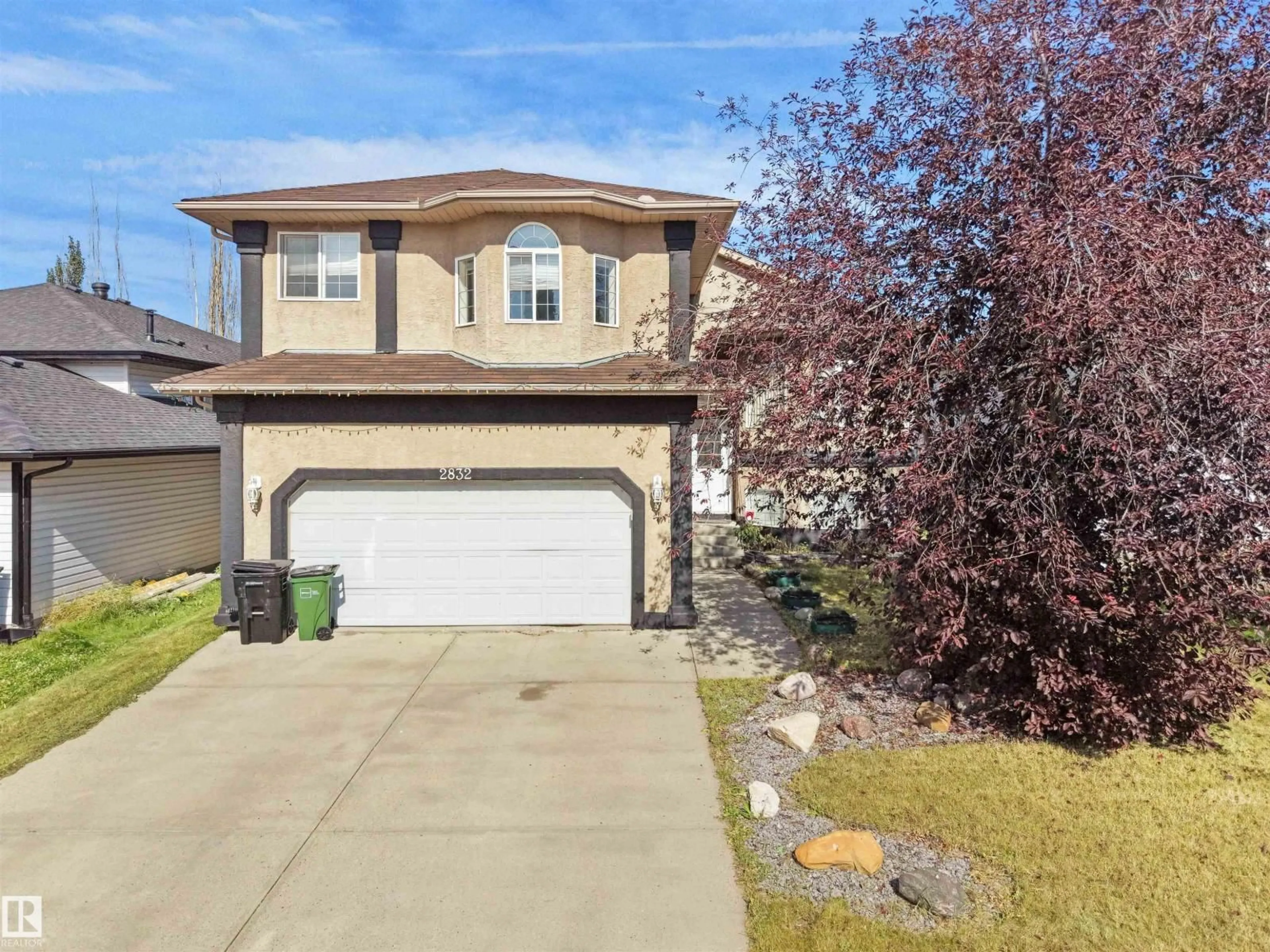 Home with vinyl exterior material, street for NW - 2832 36B AV, Edmonton Alberta T6T1N4