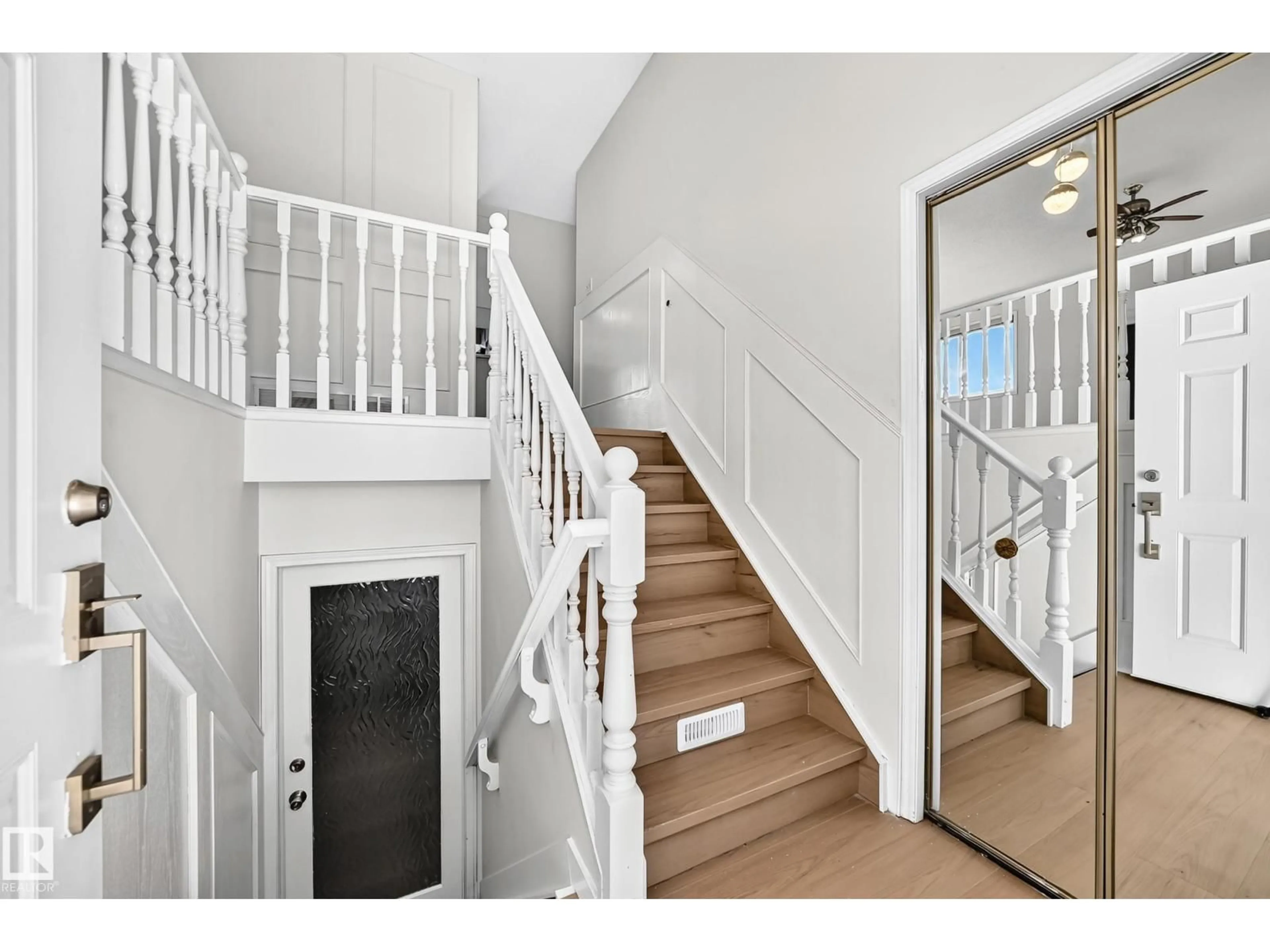Unknown for 3924 26A AV, Edmonton Alberta T6L6G2