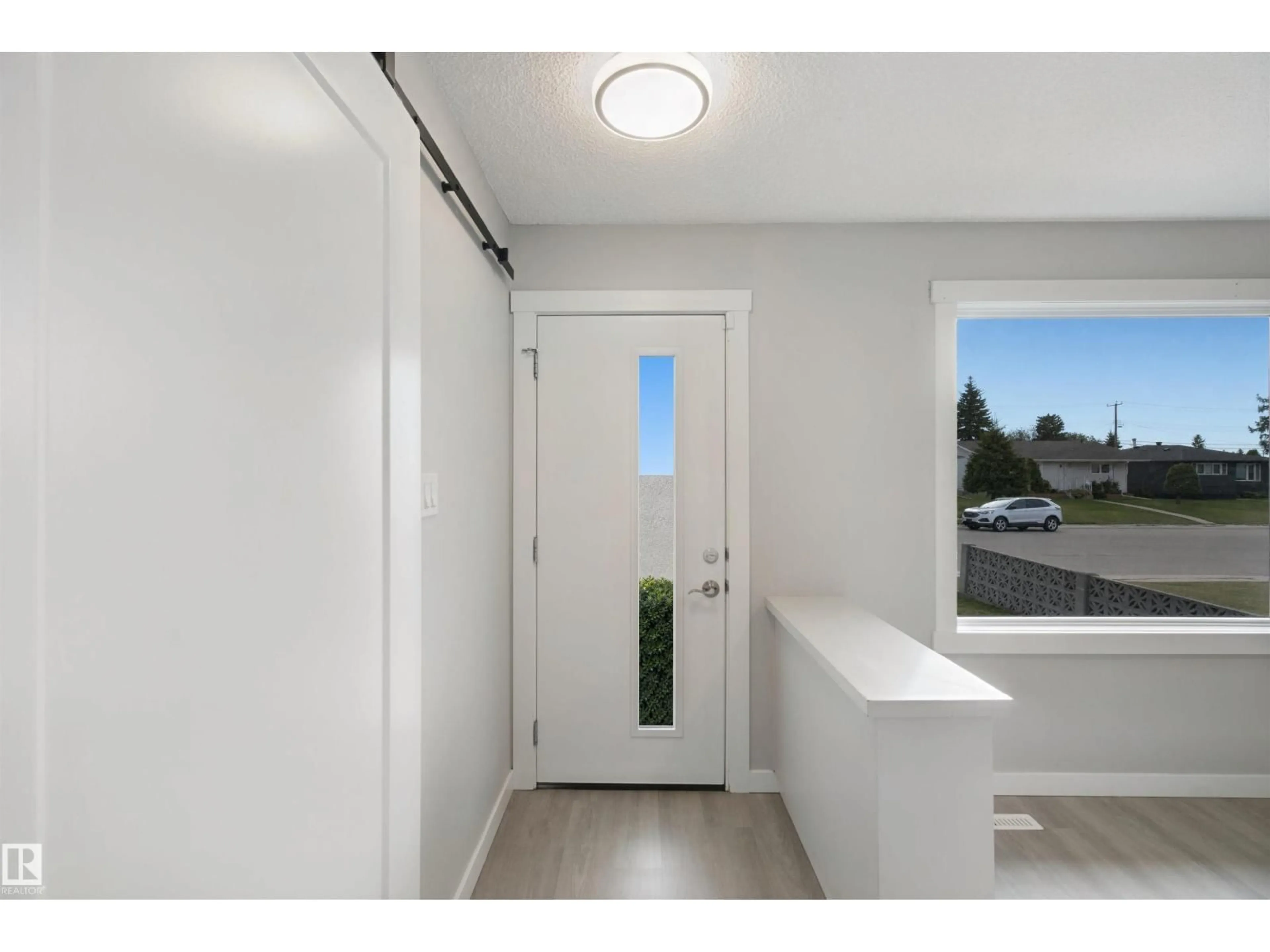 Indoor entryway for 13212 73 ST, Edmonton Alberta T5C0T8