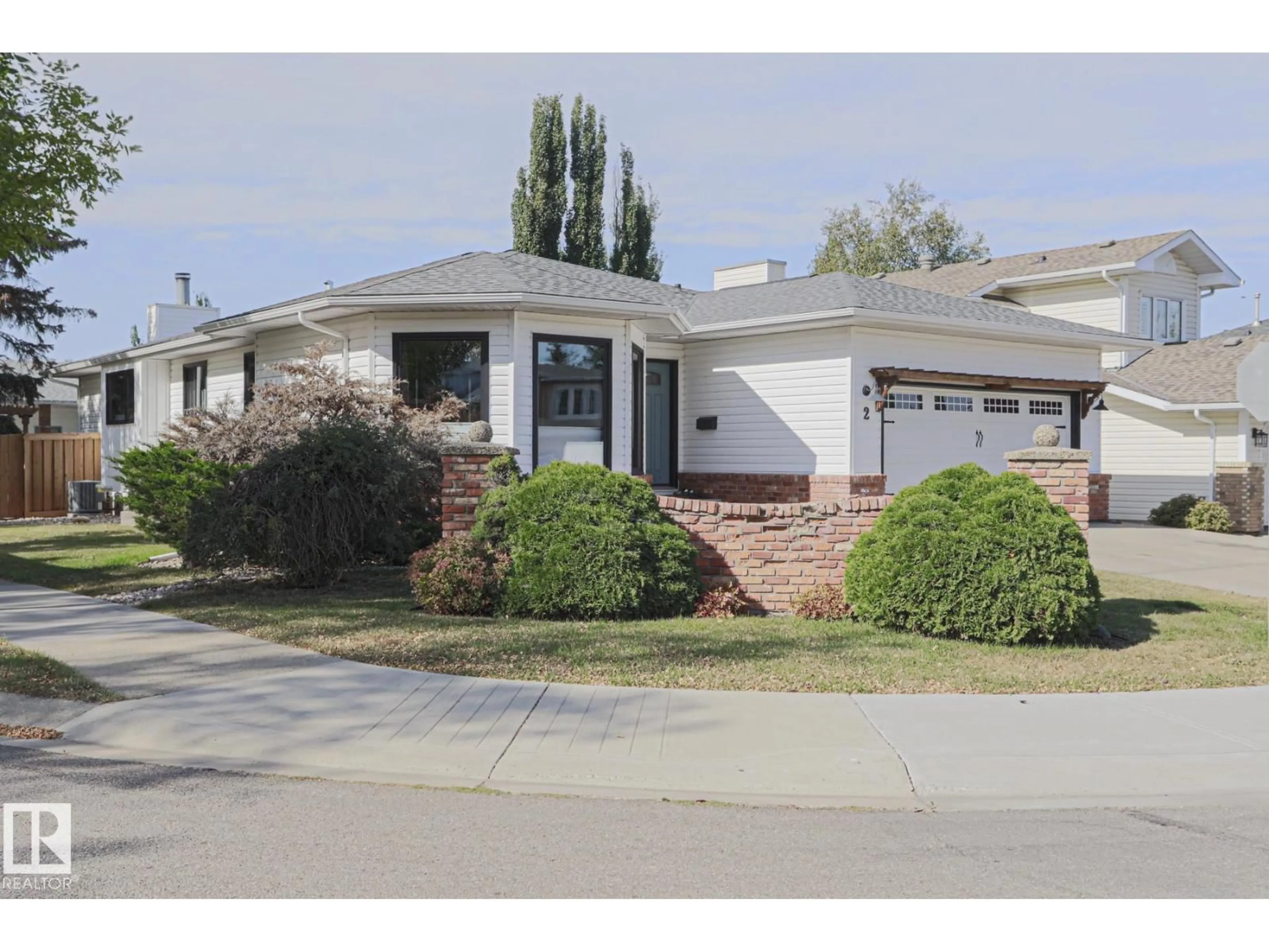 Home with vinyl exterior material, street for 2 HILLVIEW CR, Sherwood Park Alberta T8A4Z7