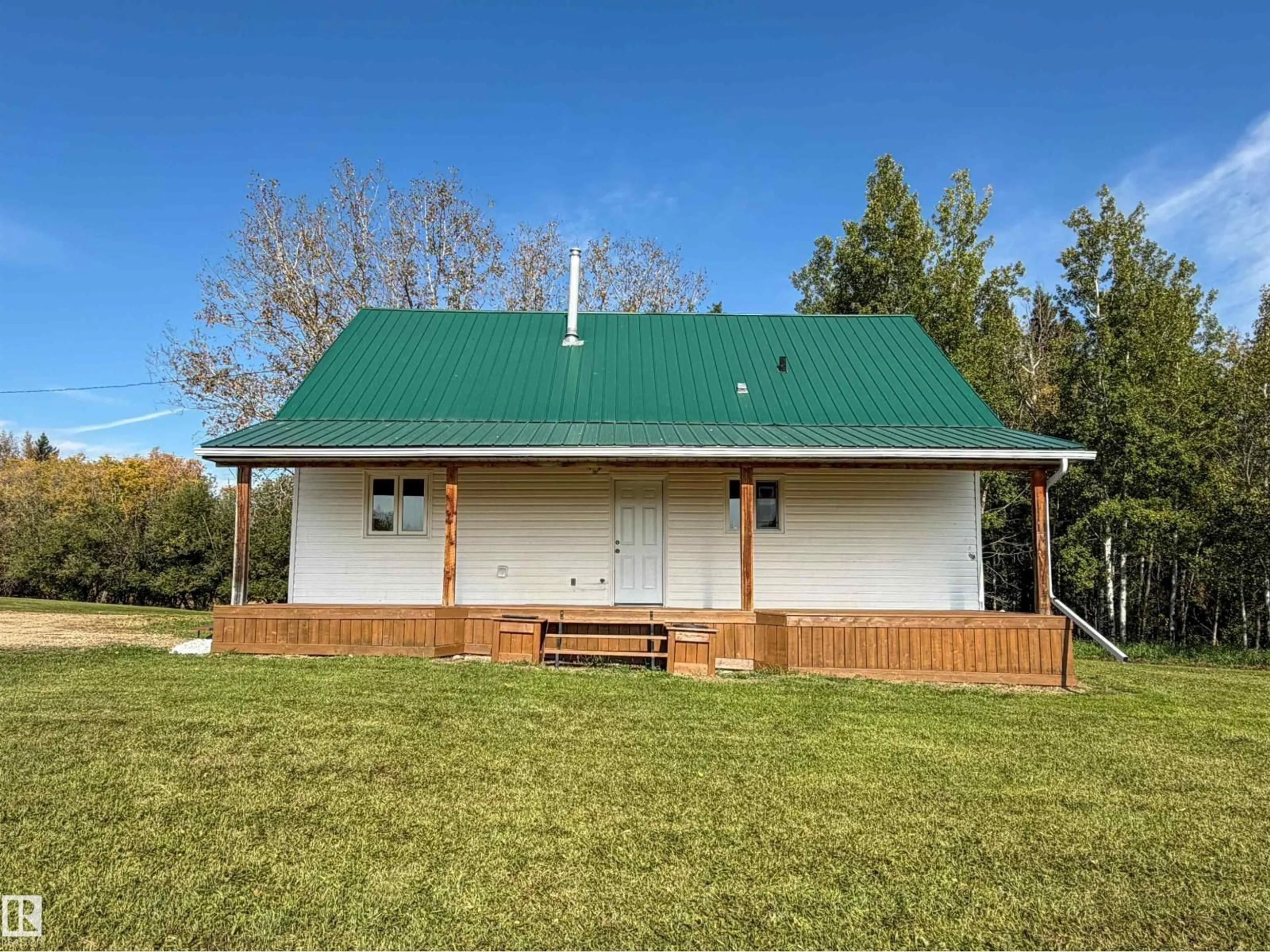 A pic from outside/outdoor area/front of a property/back of a property/a pic from drone, building for 4211 TWP RD 580, Rural Barrhead County Alberta T7N0J9
