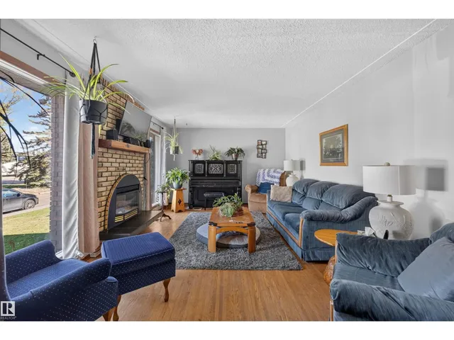 11119 137 AV, Edmonton 3