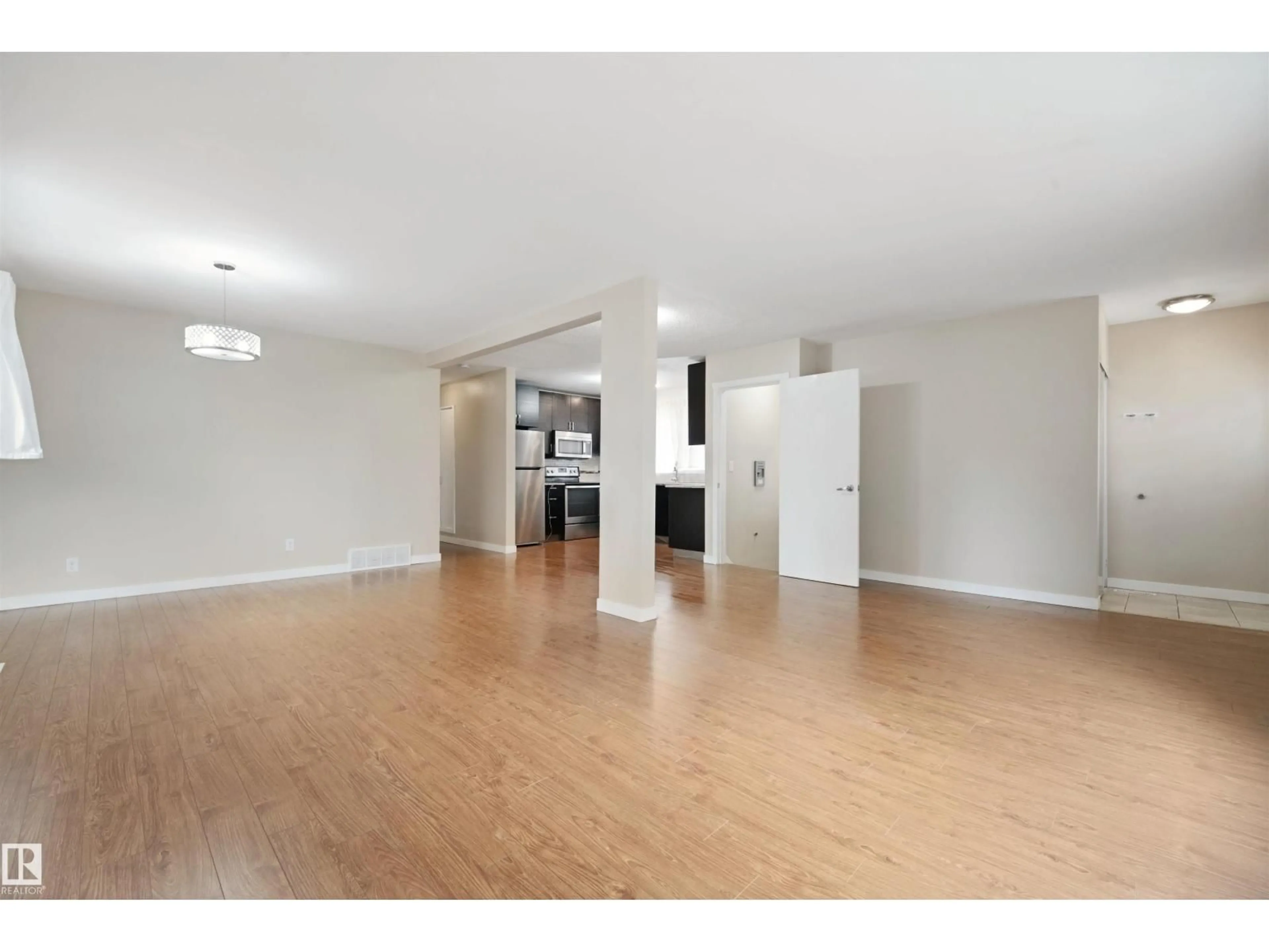 A pic of a room for 13420 117 AV, Edmonton Alberta T5M3H7