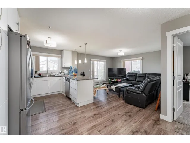 #302 - 2229 44 AV NW, Edmonton 2