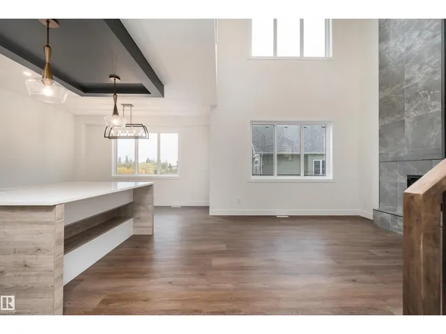 43 MAPLE CR, Gibbons 5