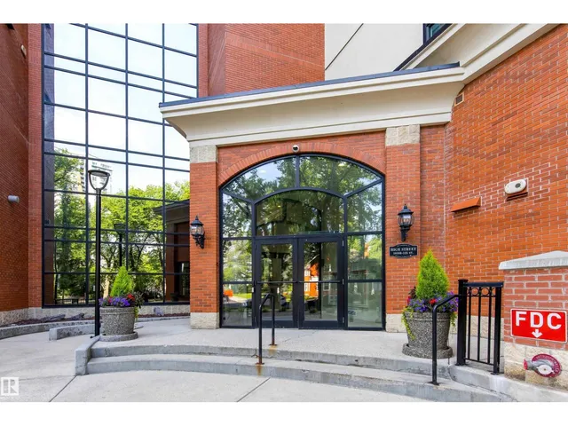 105 - 10108 125 ST NW, Edmonton 2