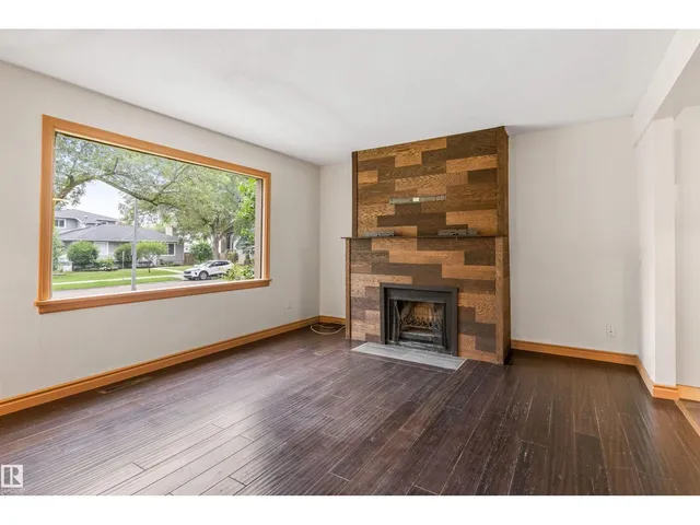 11230 75 AV, Edmonton 5