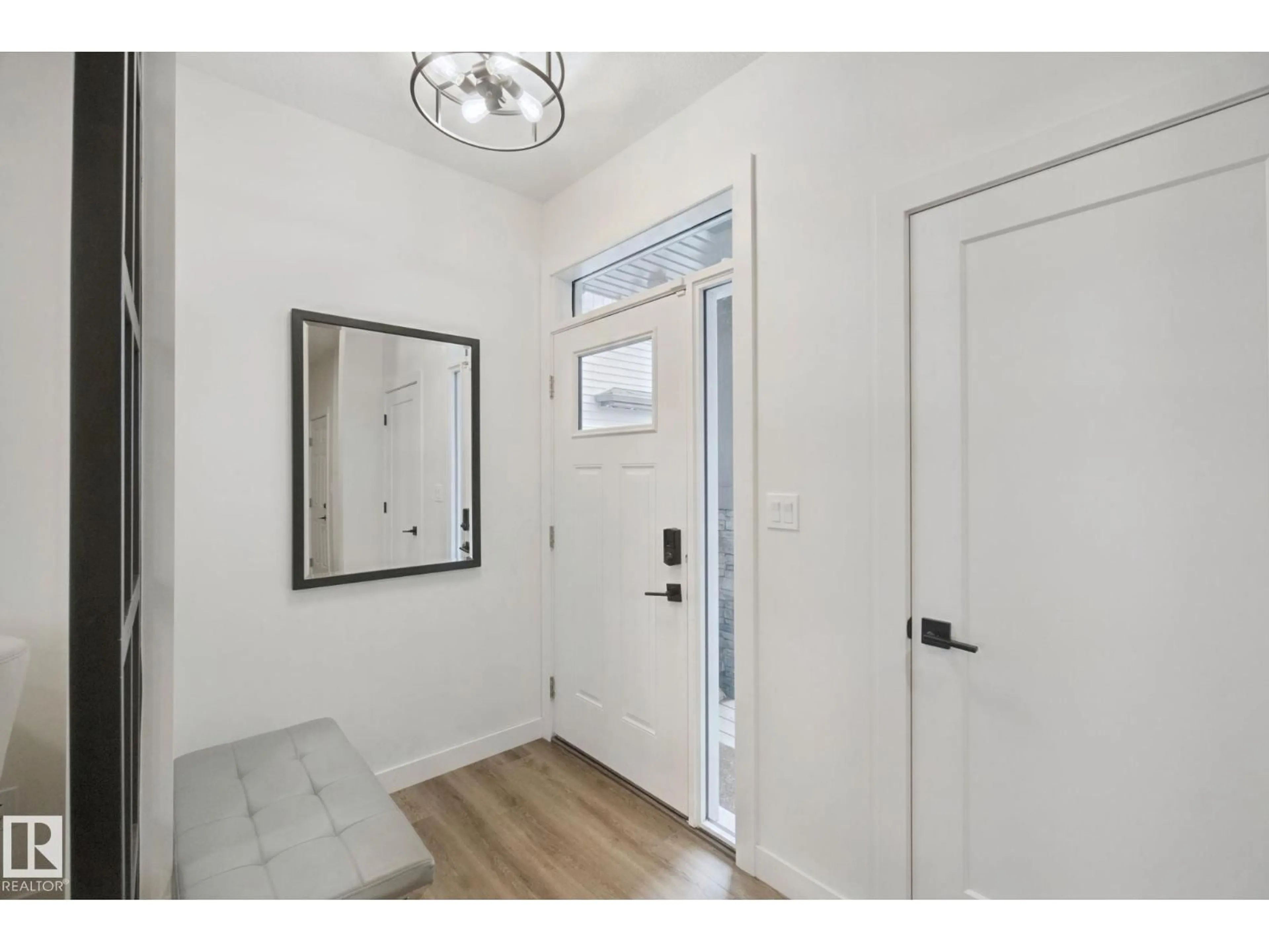 Indoor entryway for 1024 BERG PL, Leduc Alberta T9E1M4