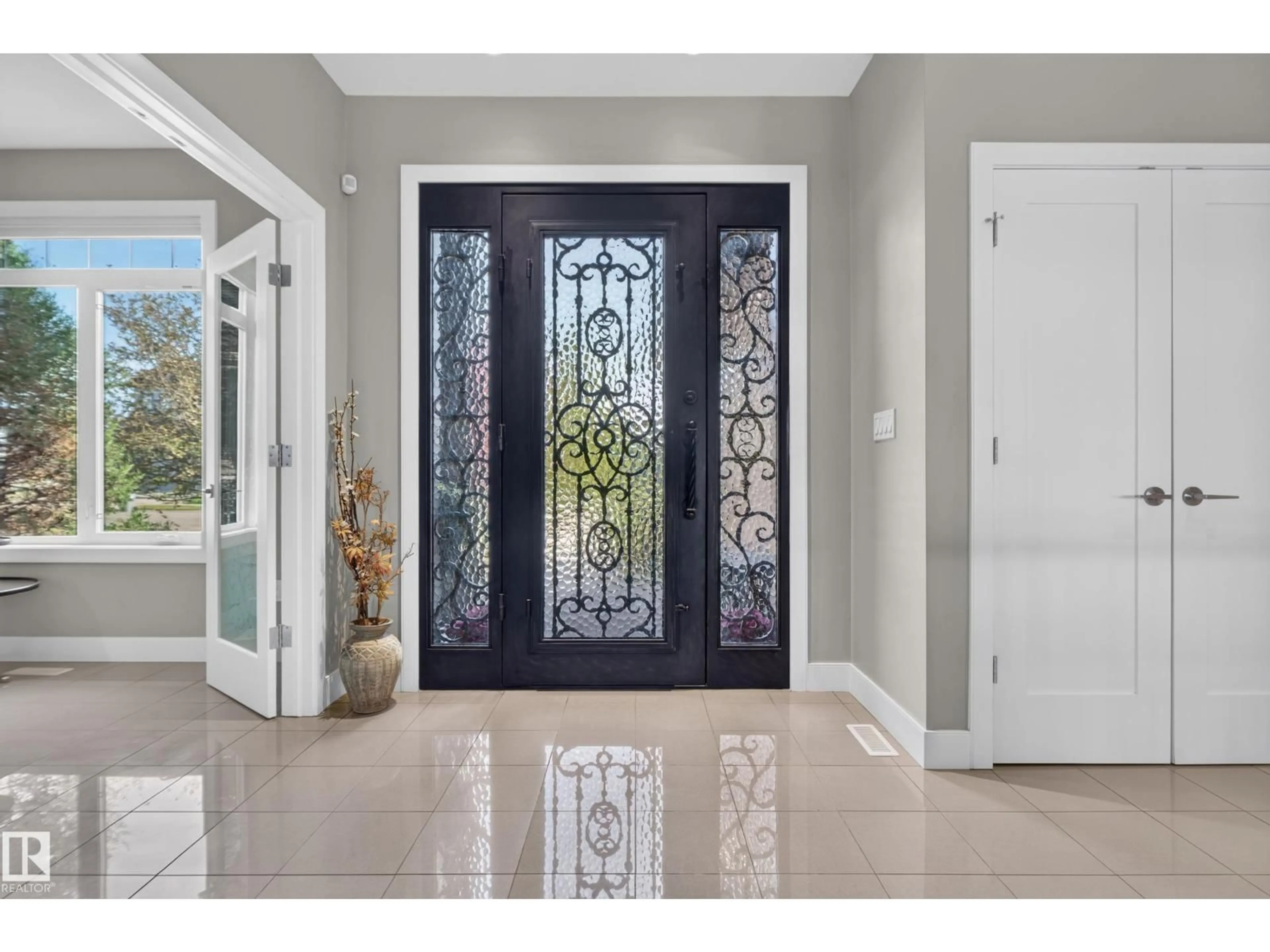 Indoor entryway for 4204 TRIOMPHE PT, Beaumont Alberta T4X0C4
