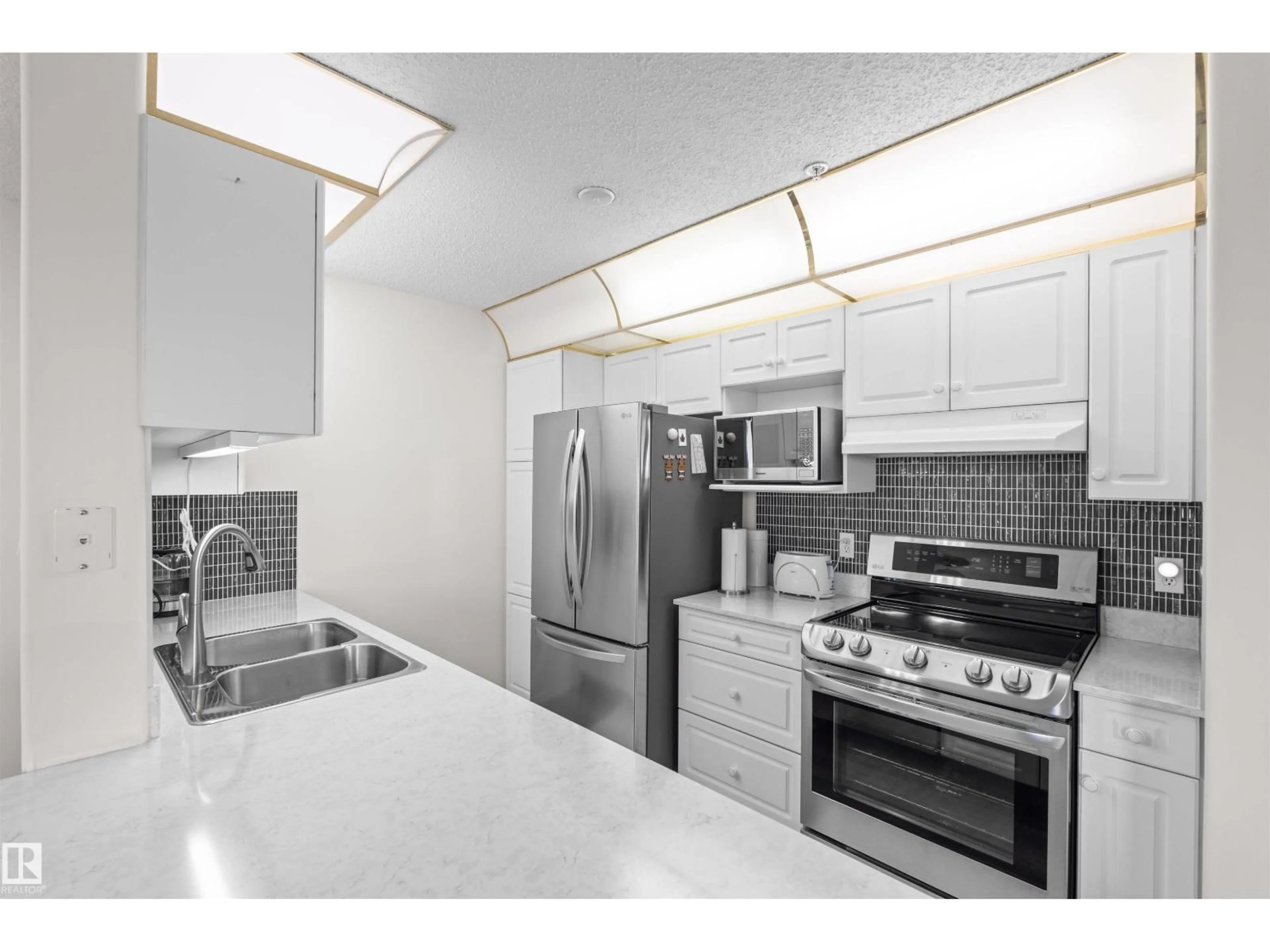 Standard kitchen, unknown for #101 - 10511 42 AV, Edmonton Alberta T6J7G8