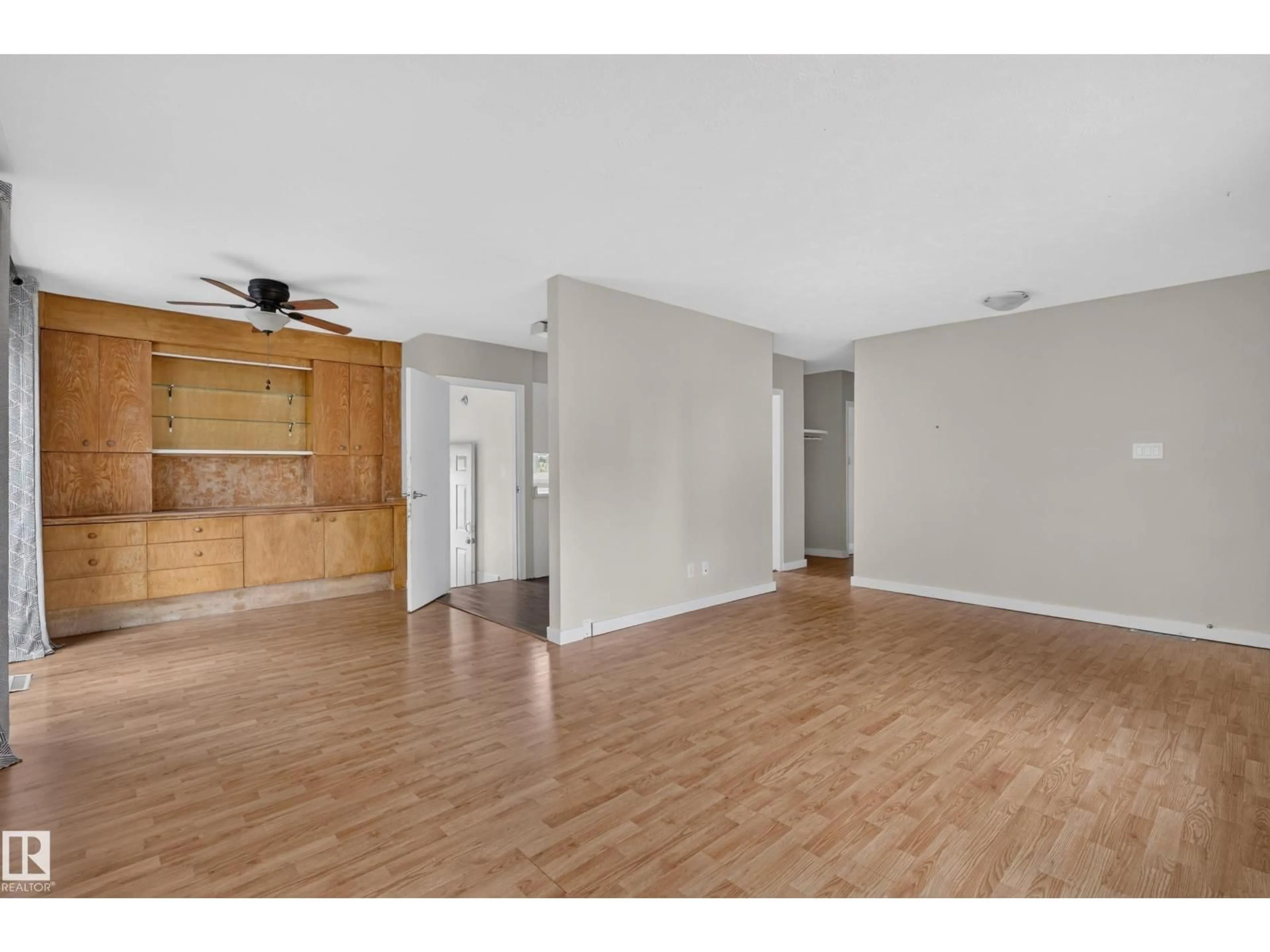A pic of a room for 10508 60A AV, Edmonton Alberta T6H1K2