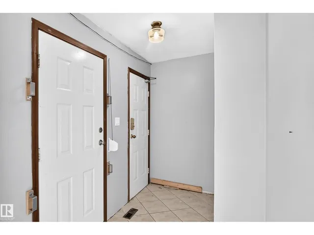 NW - 12424 46 ST, Edmonton 5