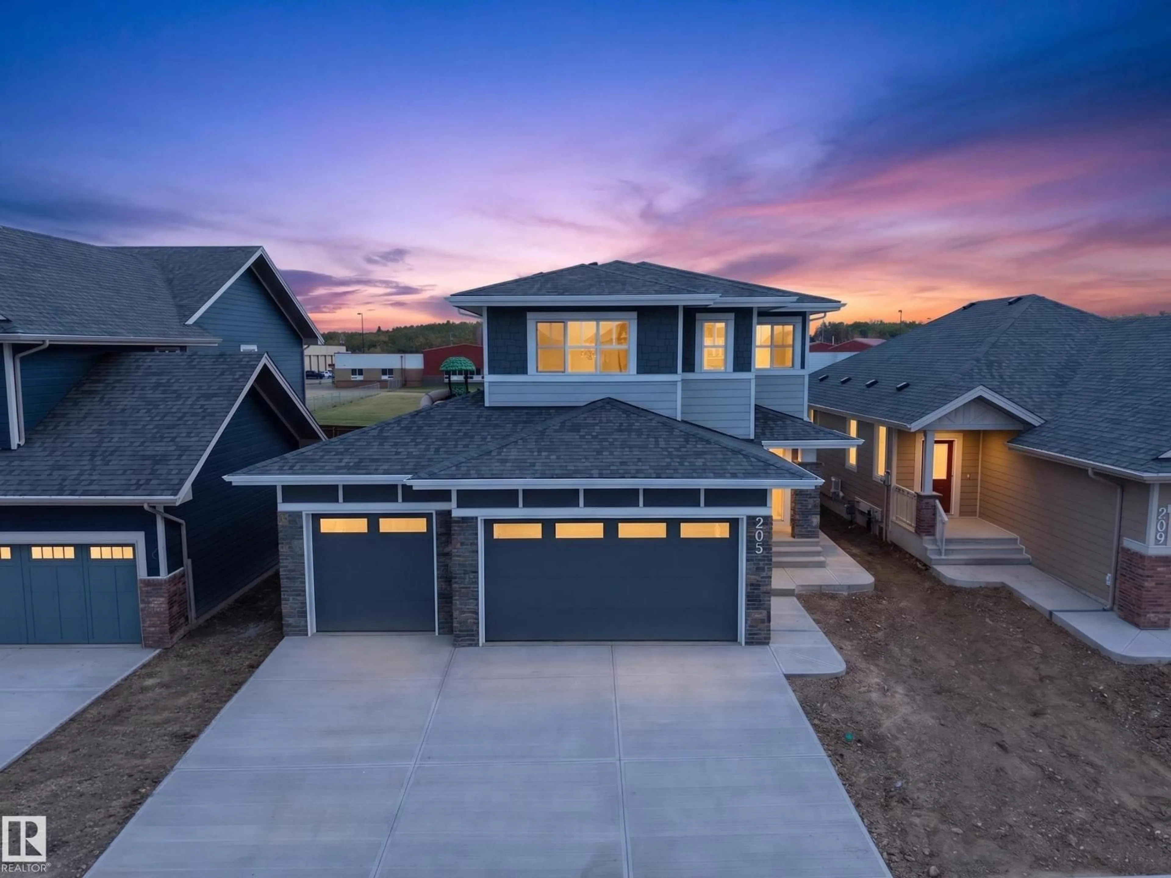 A pic from outside/outdoor area/front of a property/back of a property/a pic from drone, unknown for 205 HAMPSHIRE, Sherwood Park Alberta T8B0C7