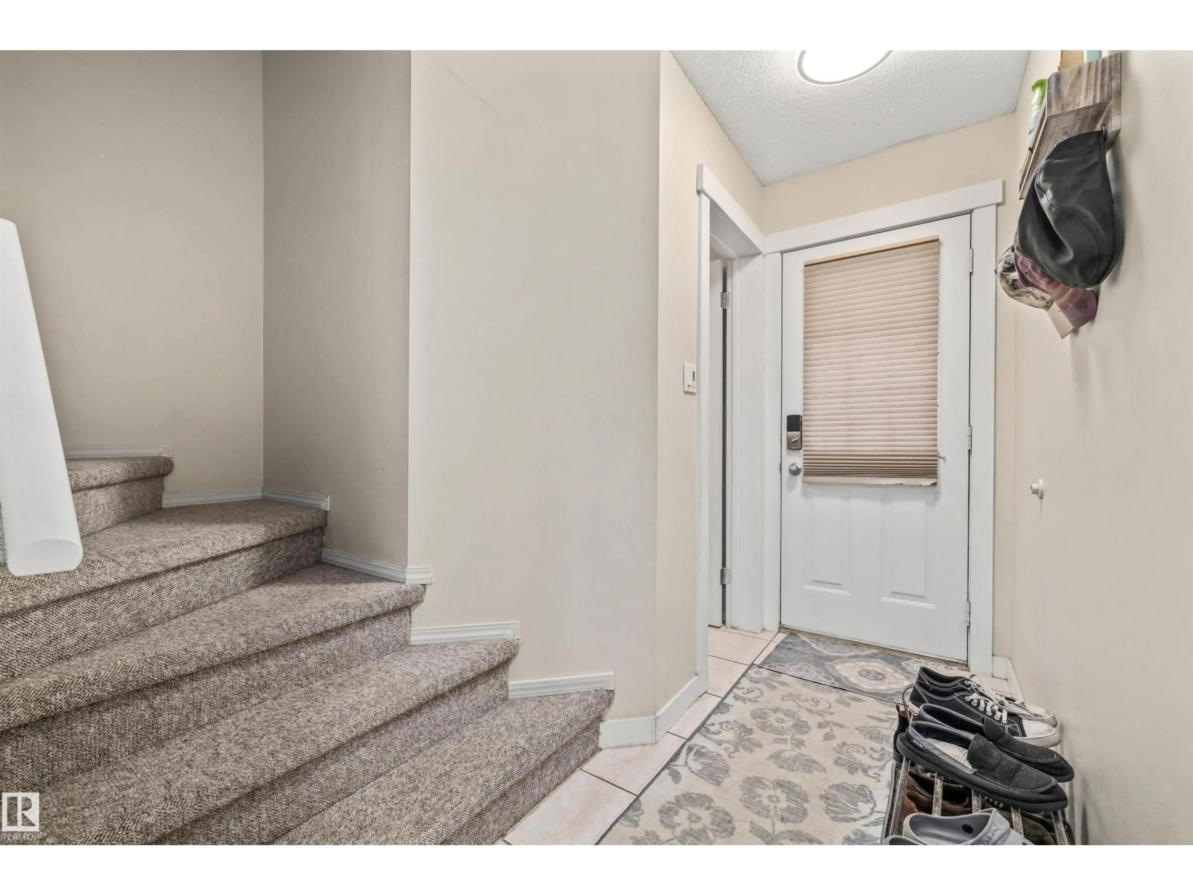 Indoor entryway for 501 - 63 YOUVILLE DR E NW, Edmonton Alberta T6L6T8
