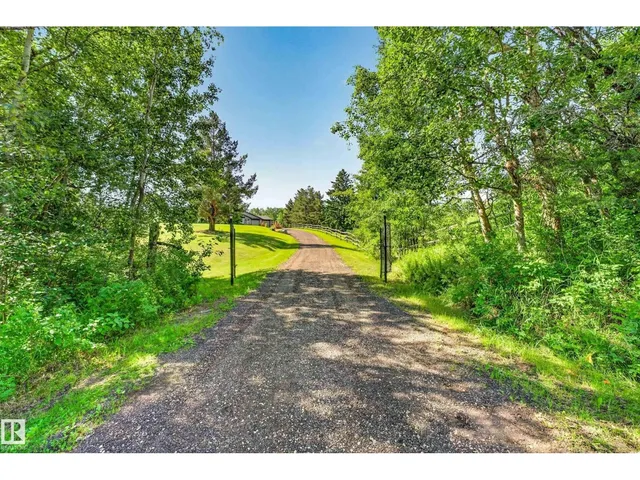 22245 TWP ROAD 512, Rural Strathcona County 2
