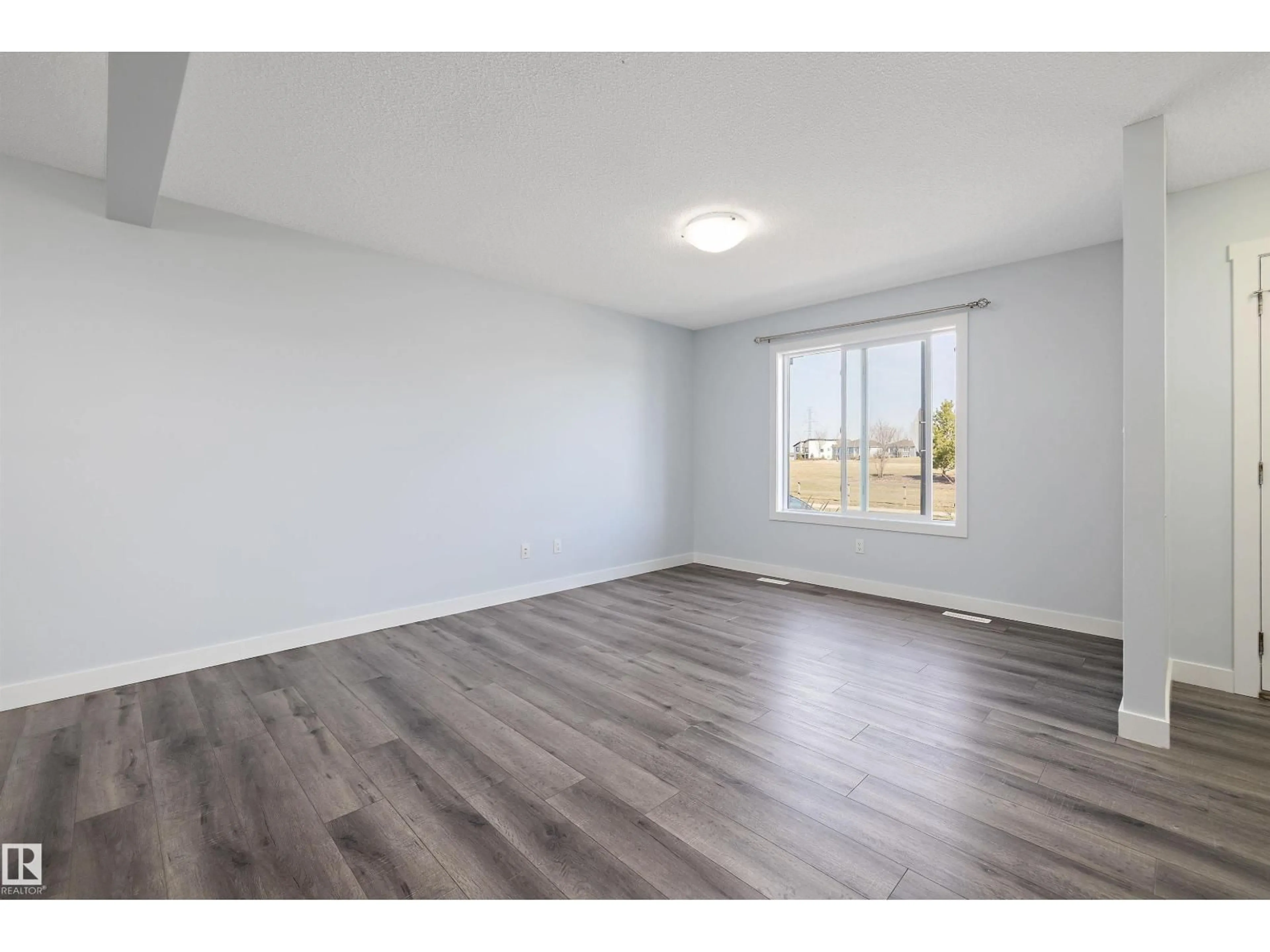 A pic of a room for 2611 14 AV, Edmonton Alberta T6T2J2